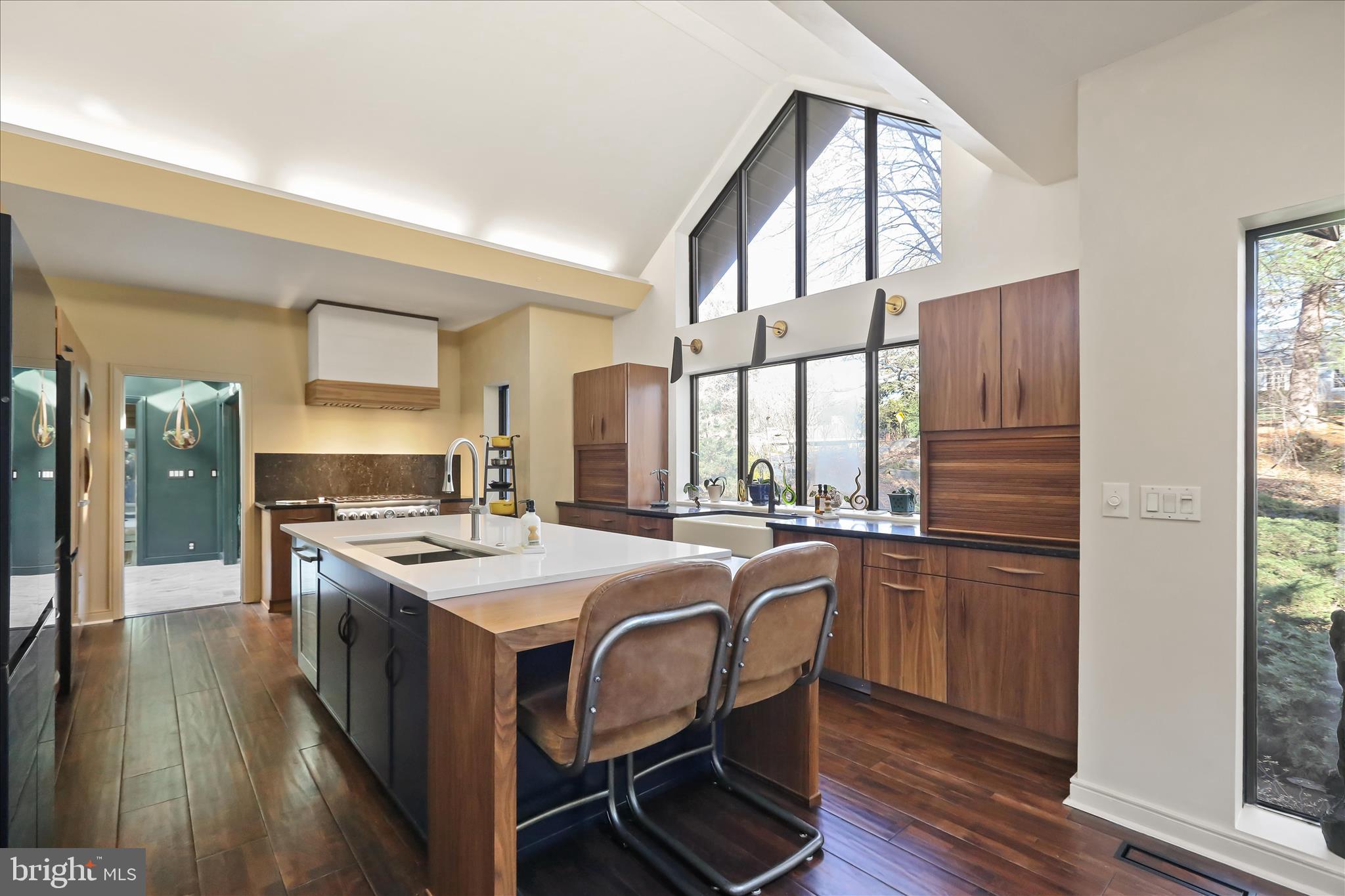 SCHOOL LANE HILLS - Residential