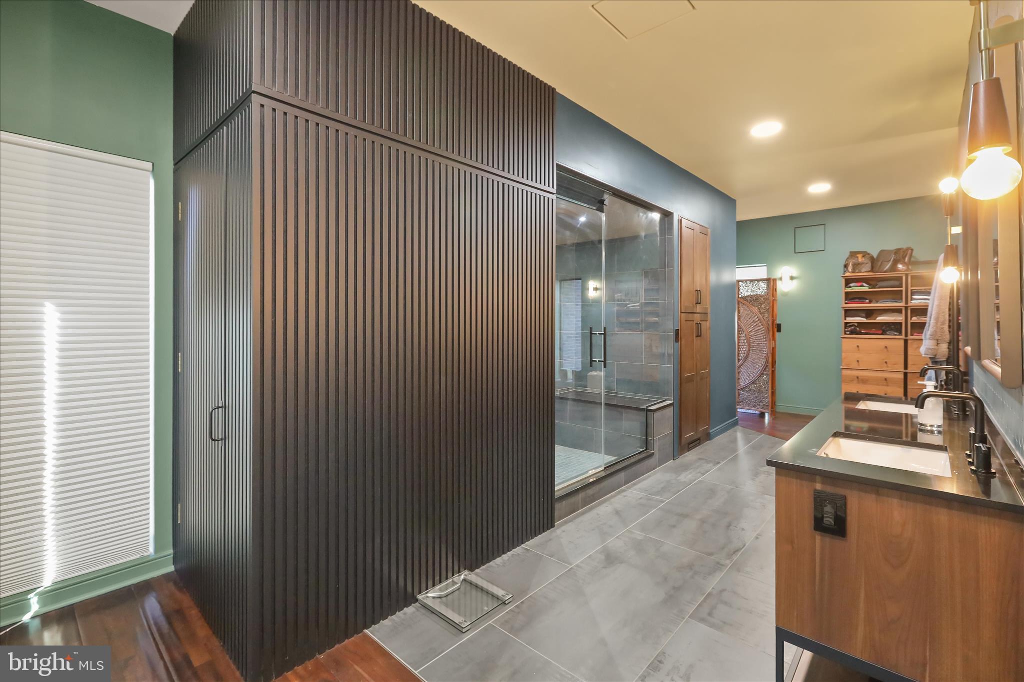 SCHOOL LANE HILLS - Residential