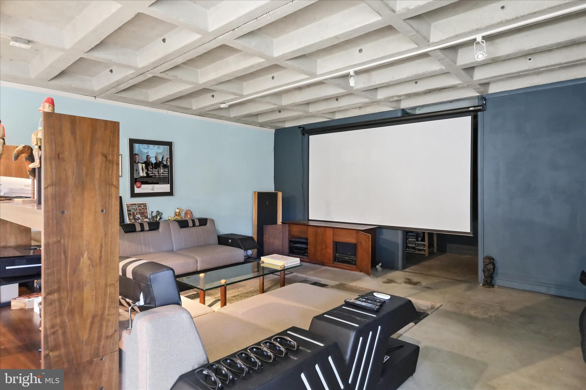 SCHOOL LANE HILLS - Residential