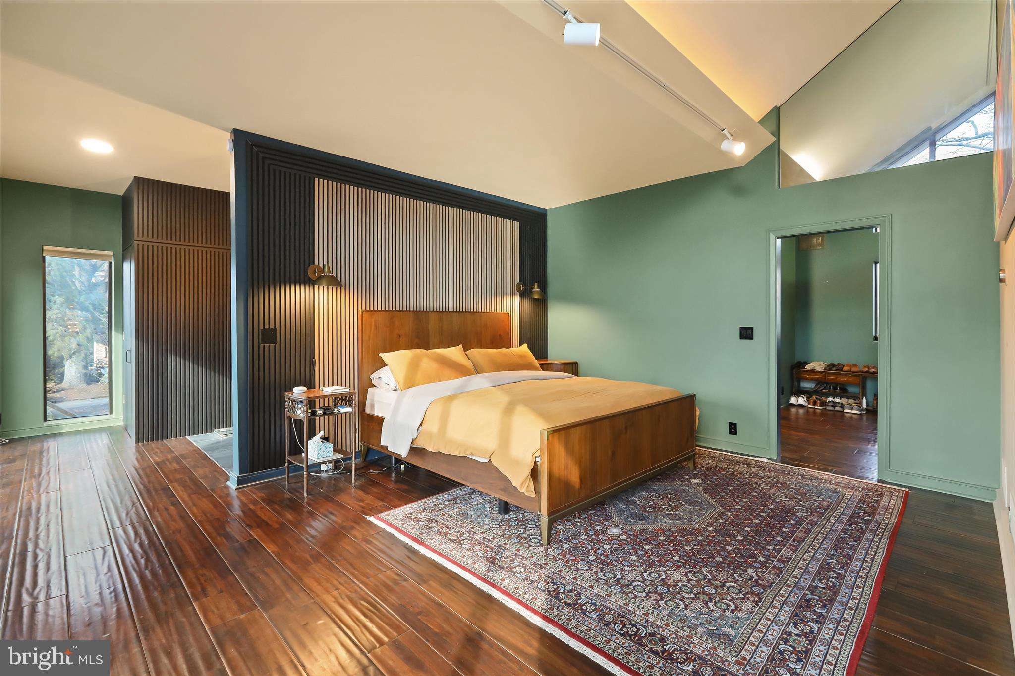 SCHOOL LANE HILLS - Residential