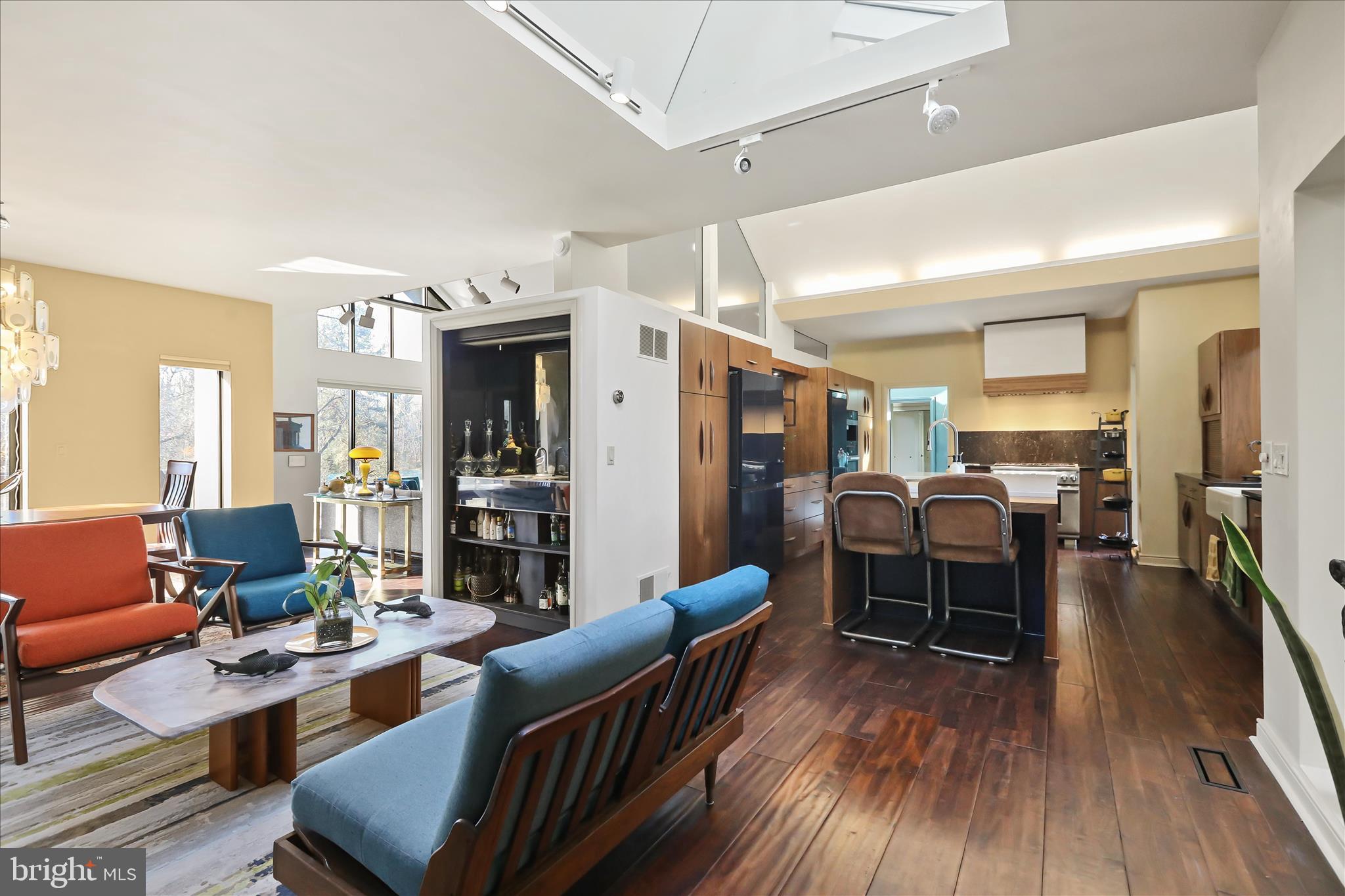 SCHOOL LANE HILLS - Residential