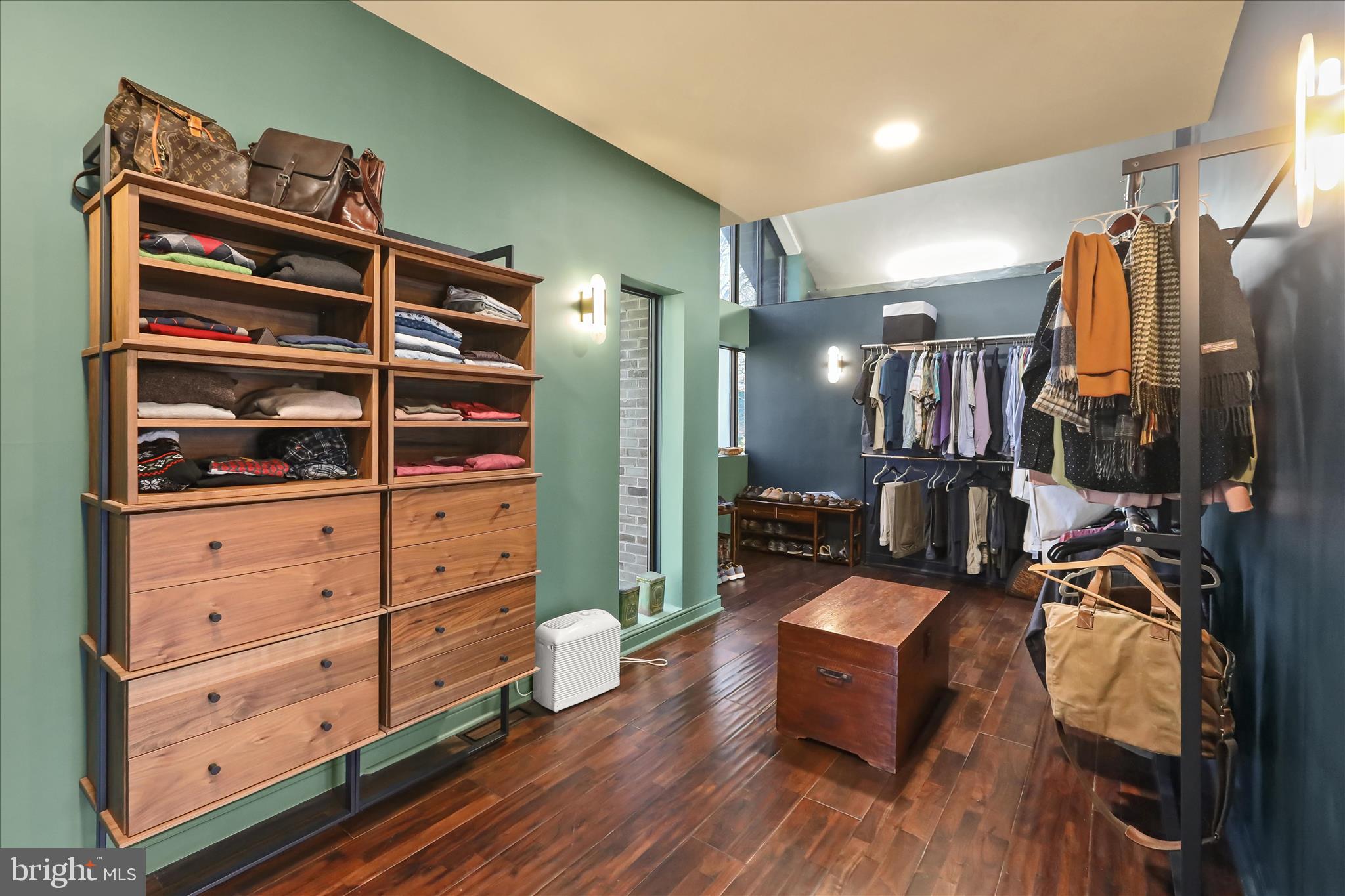 SCHOOL LANE HILLS - Residential