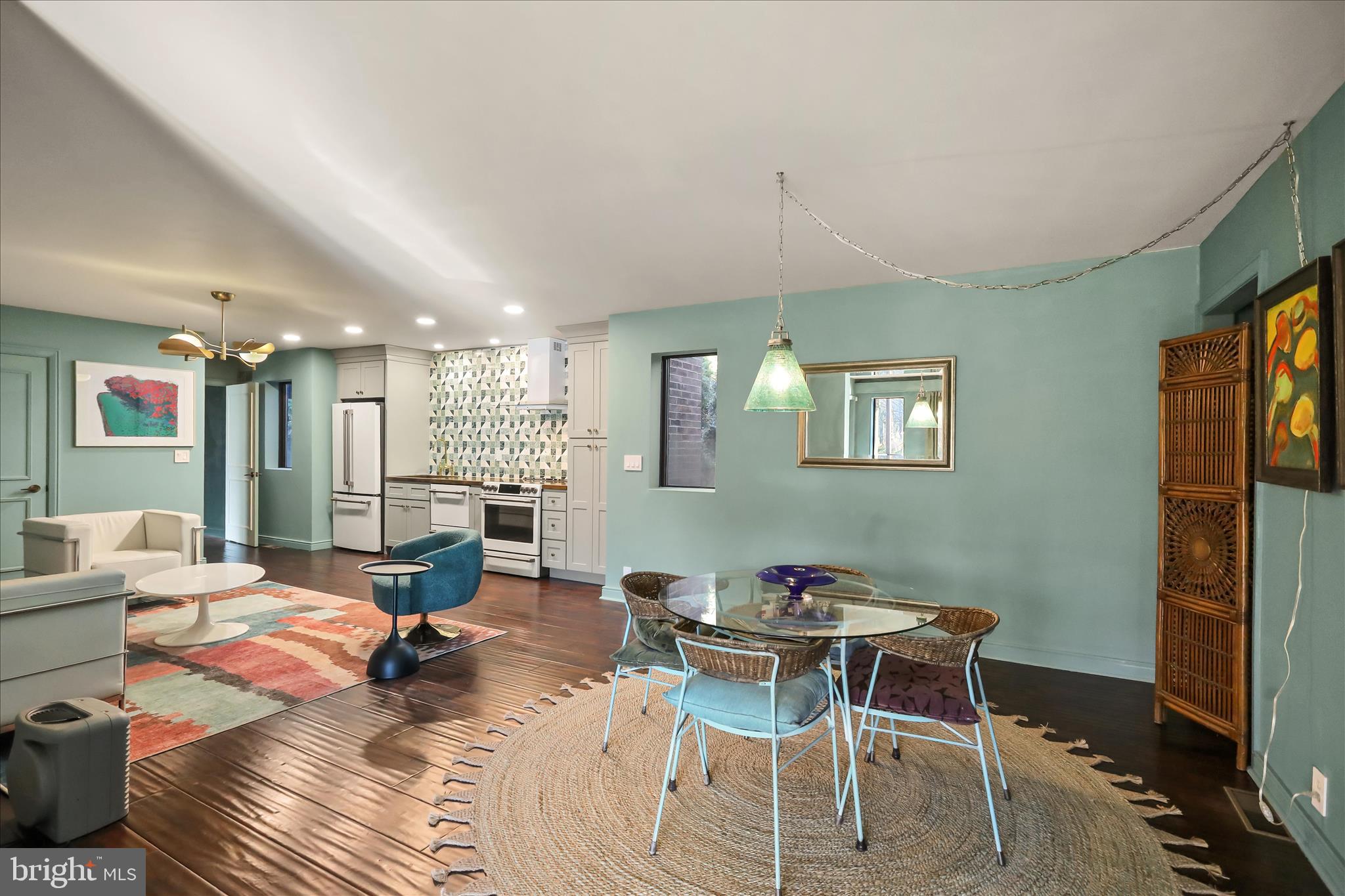 SCHOOL LANE HILLS - Residential