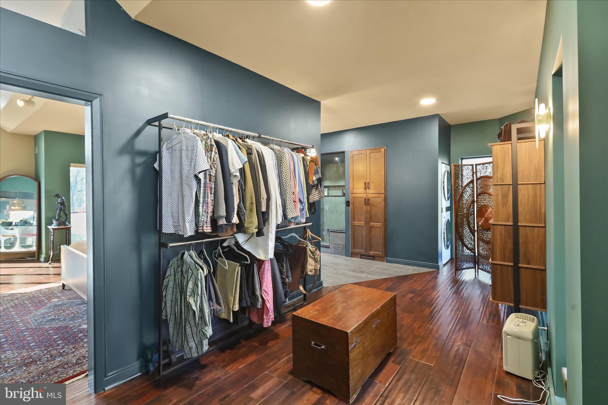 SCHOOL LANE HILLS - Residential