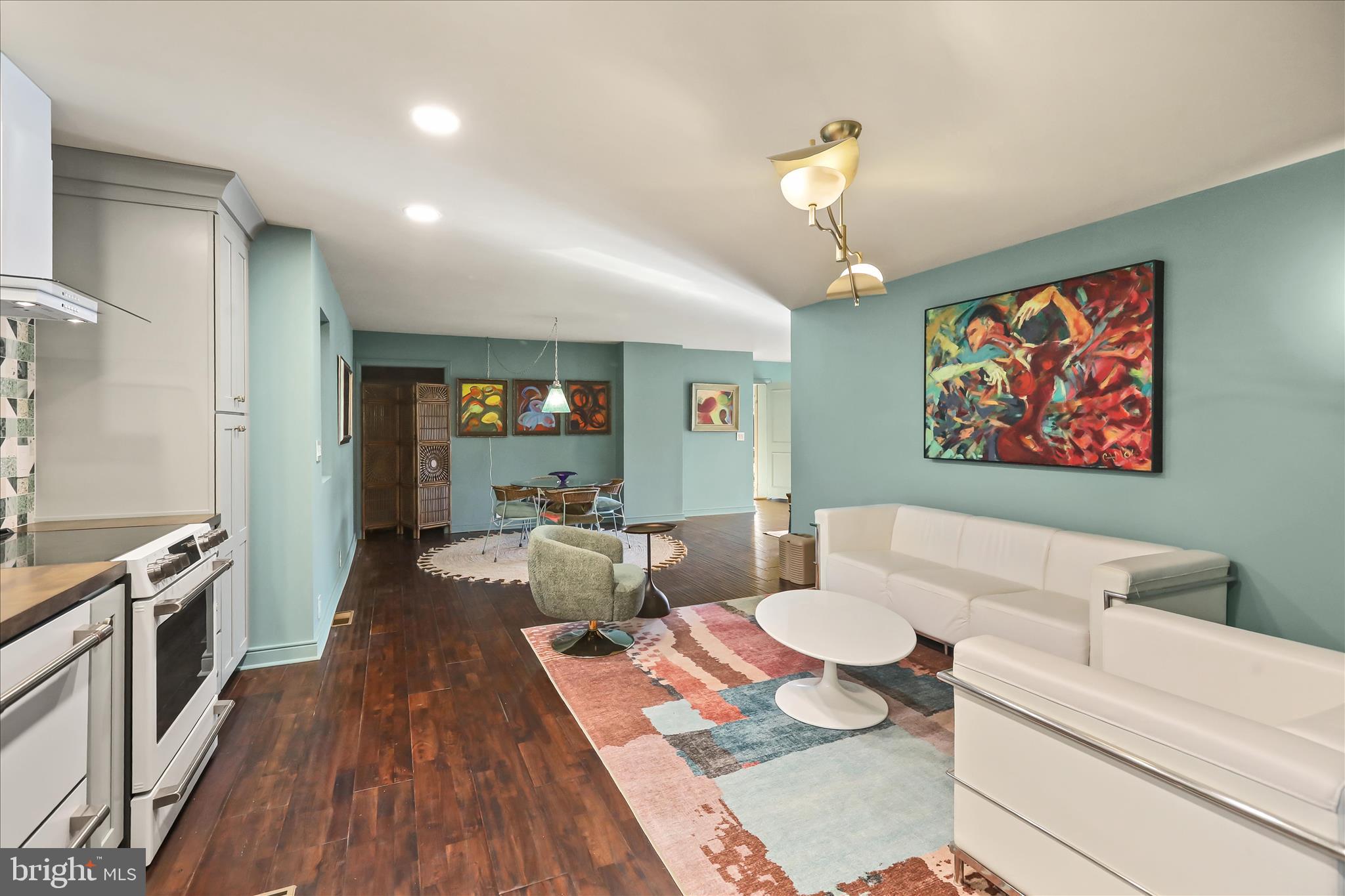 SCHOOL LANE HILLS - Residential