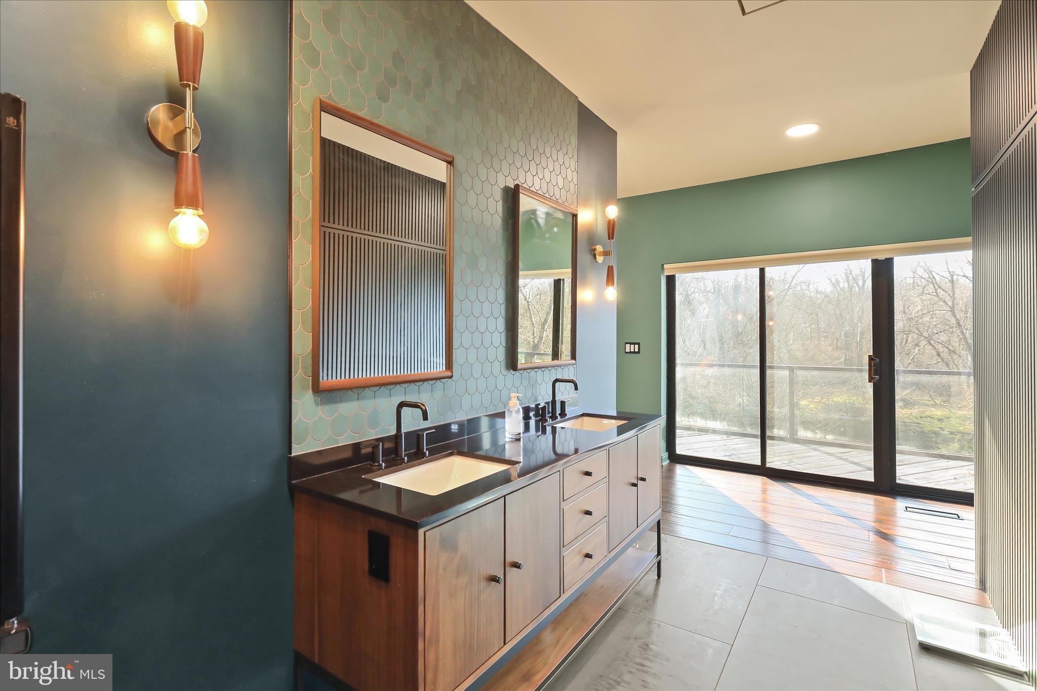 SCHOOL LANE HILLS - Residential