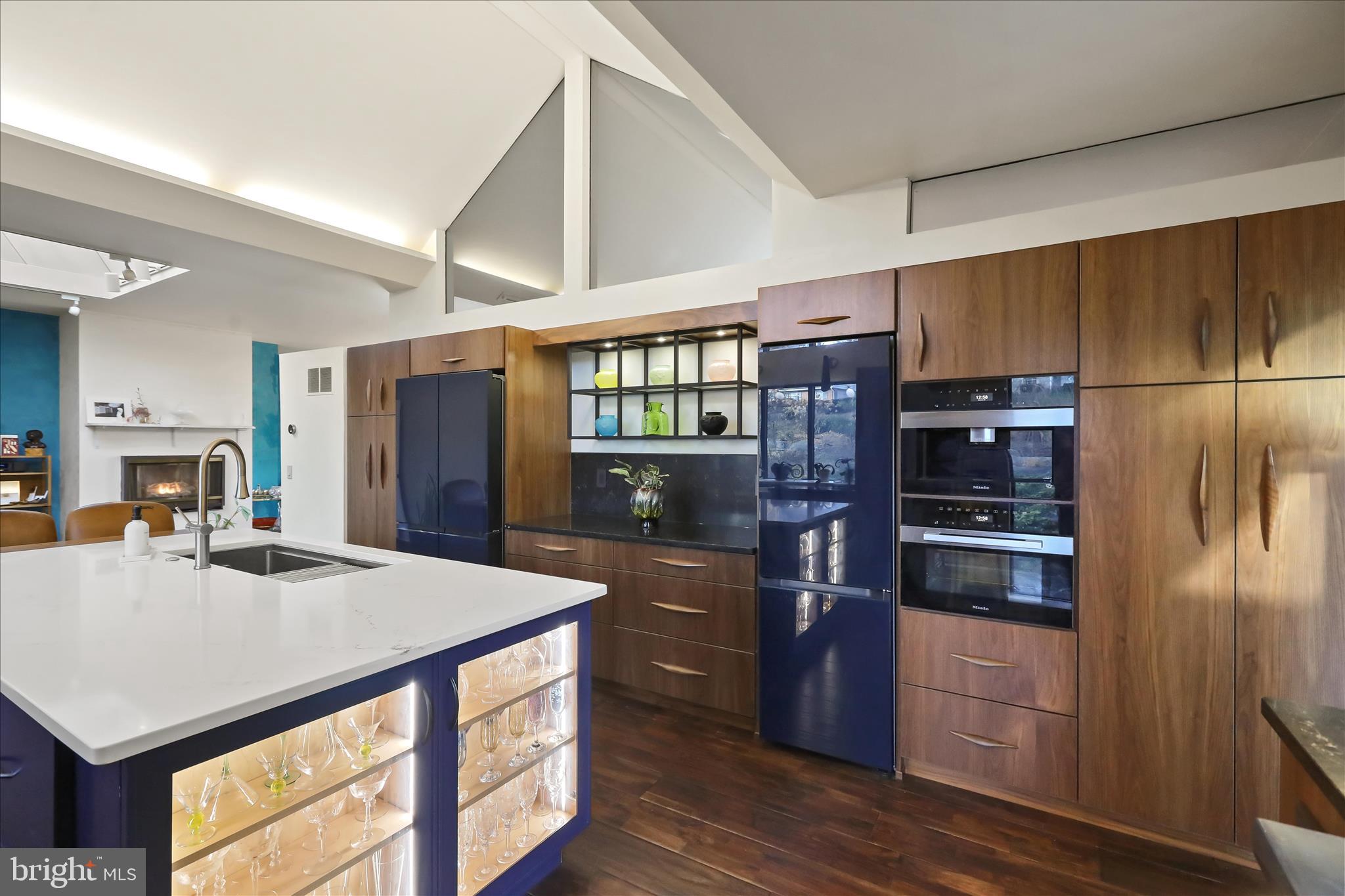 SCHOOL LANE HILLS - Residential