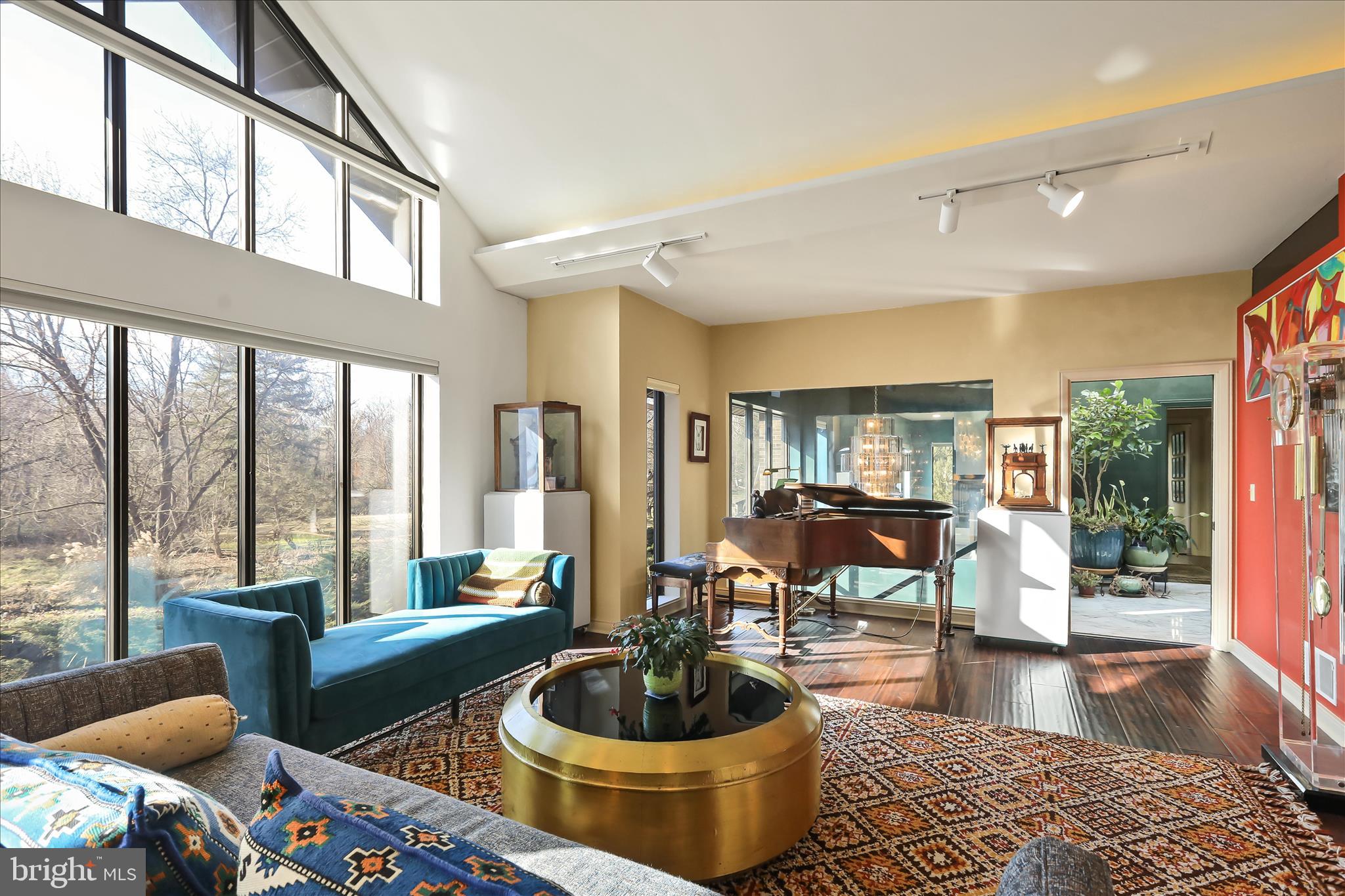 SCHOOL LANE HILLS - Residential