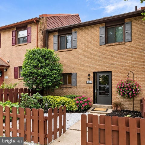 Townhouse For Sale - 112 Eaton Dr Dr<br/> WAYNE, PA 19087