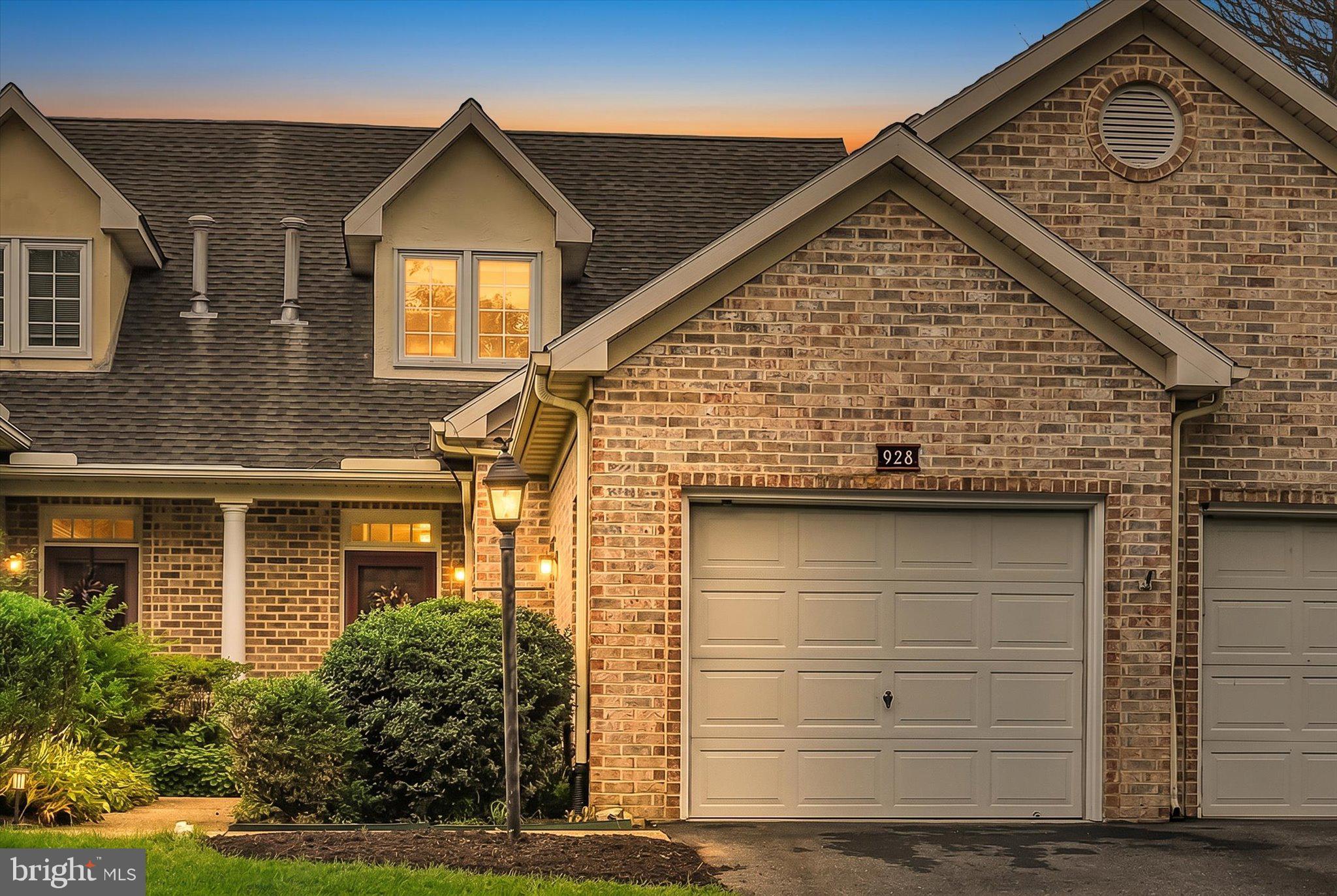 928 RIVERGATE COURT