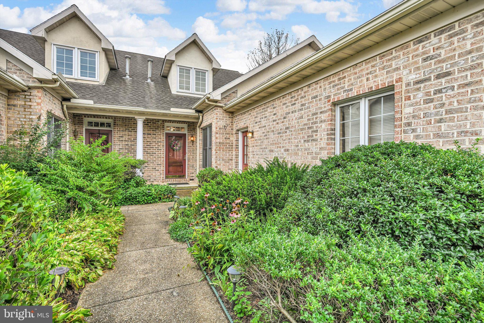 928 RIVERGATE COURT