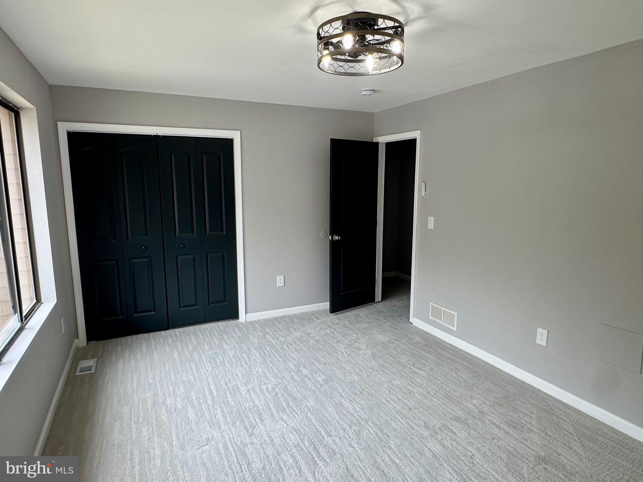 ADMIRALS WALK - Residential