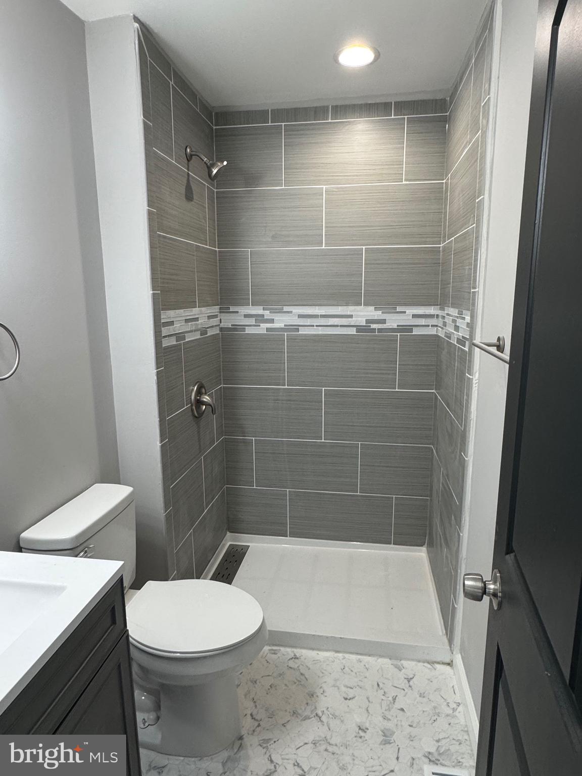 ADMIRALS WALK - Residential