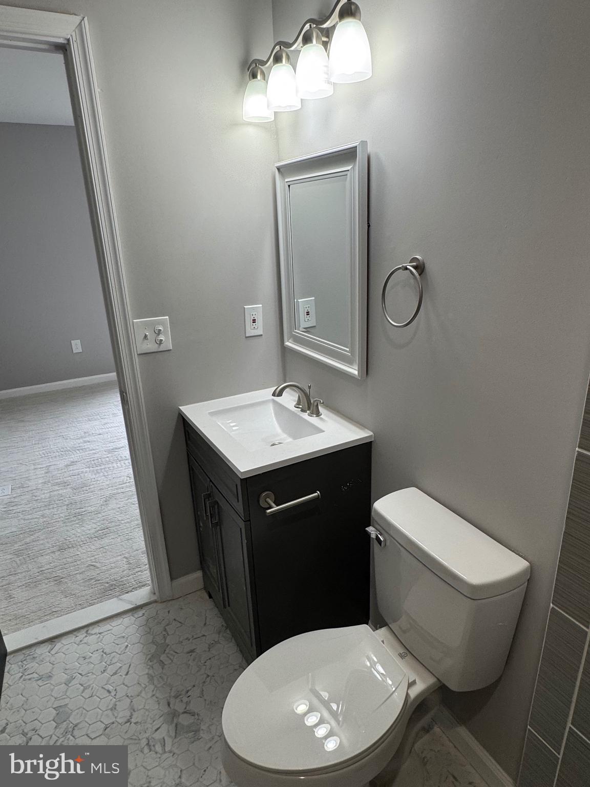 ADMIRALS WALK - Residential