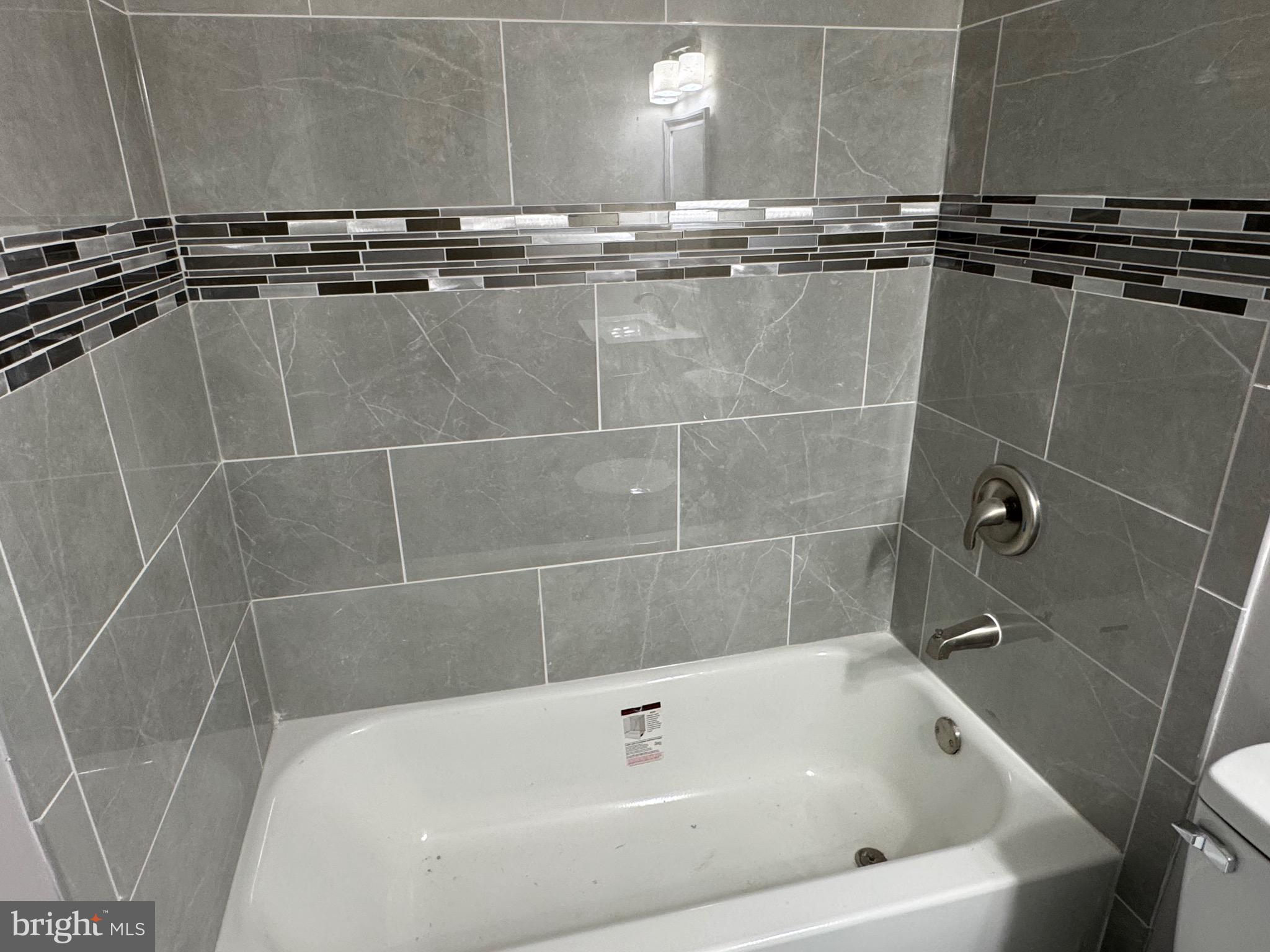 ADMIRALS WALK - Residential