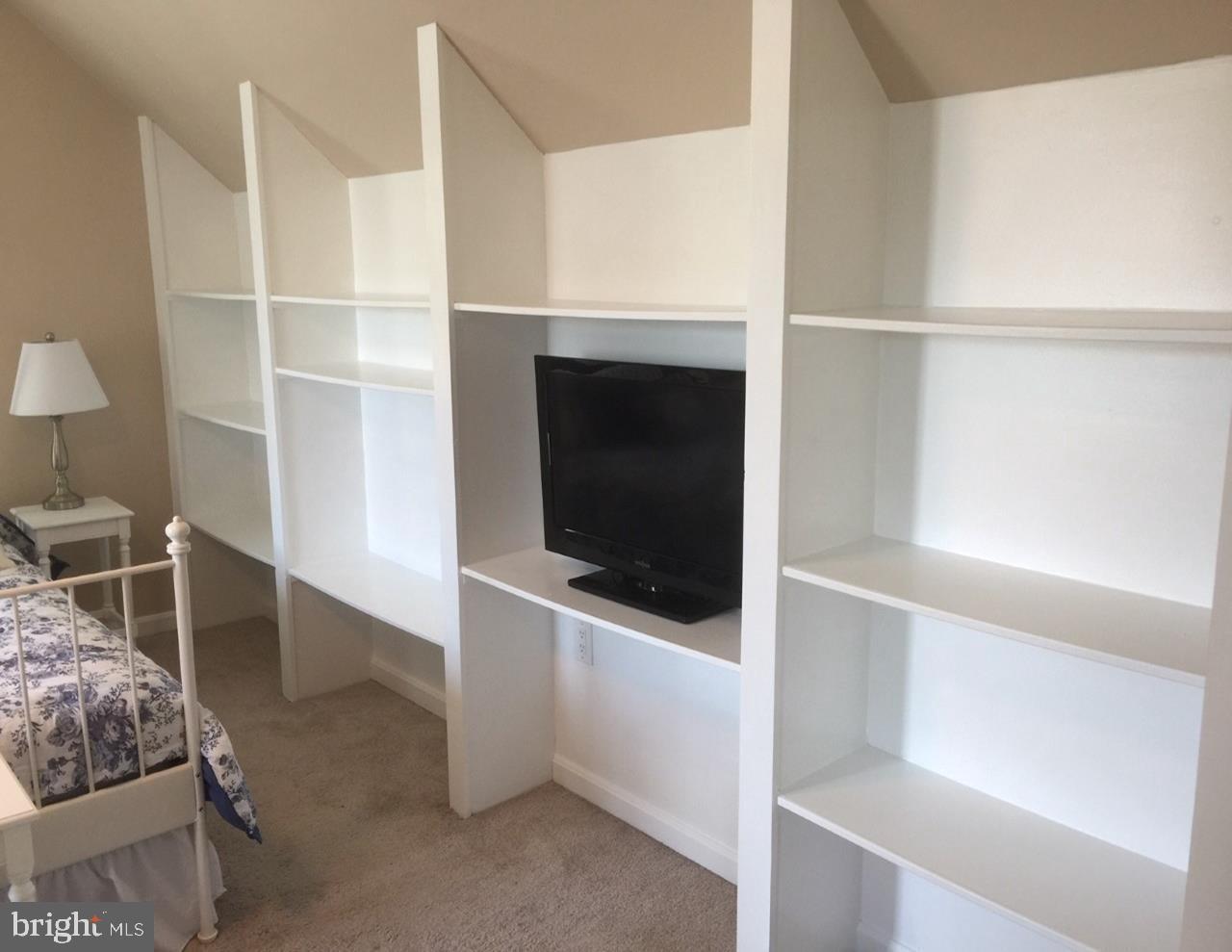 GRADYS WALK - Residential