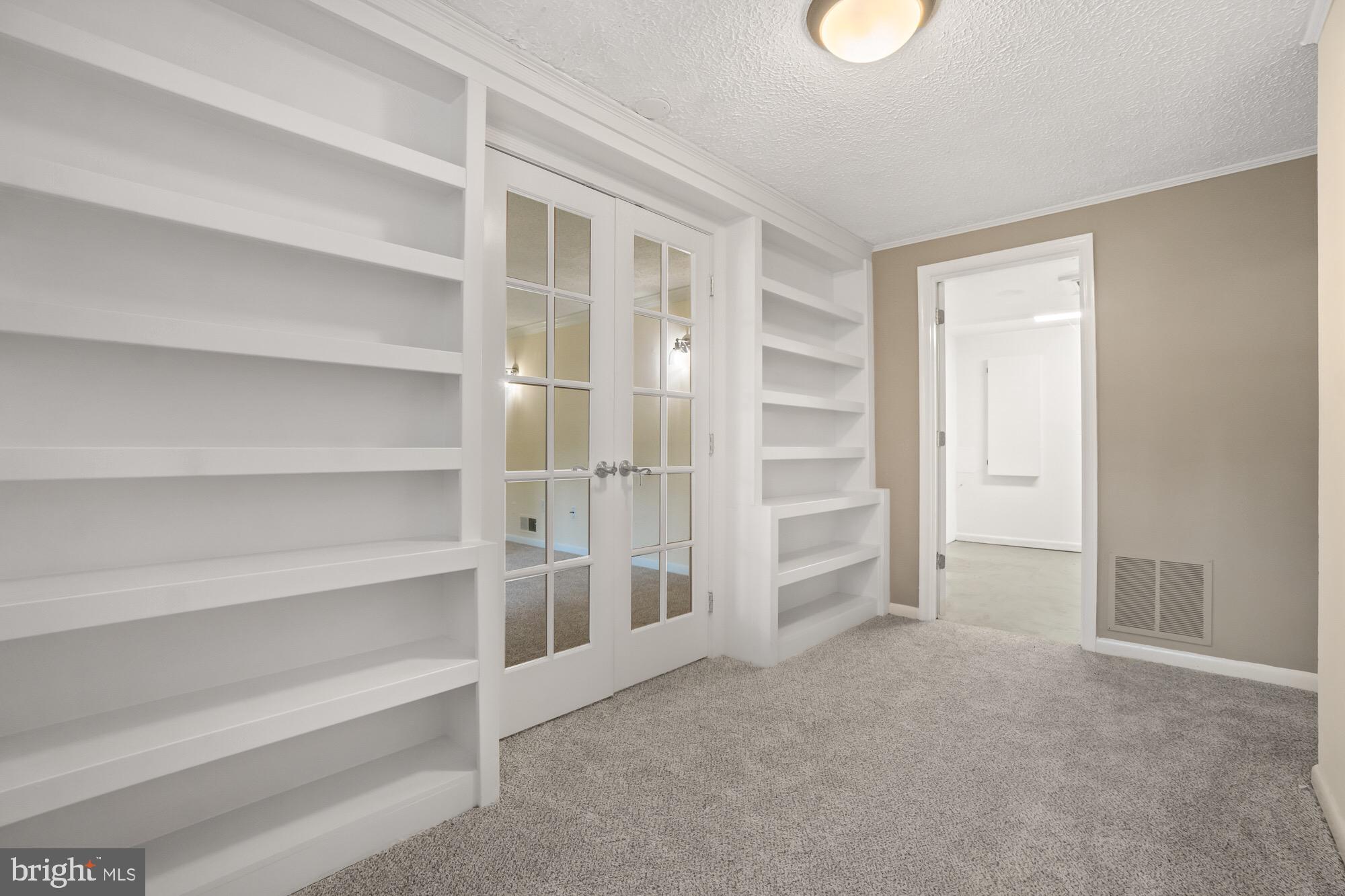 BEL PRE WOODS - Residential