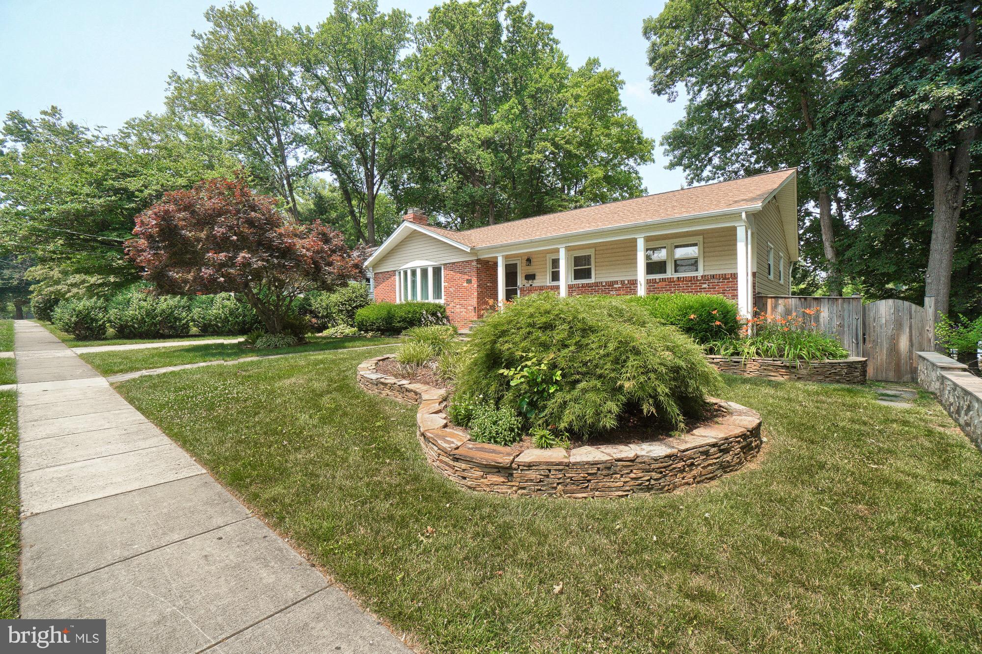 BEL PRE WOODS - Residential