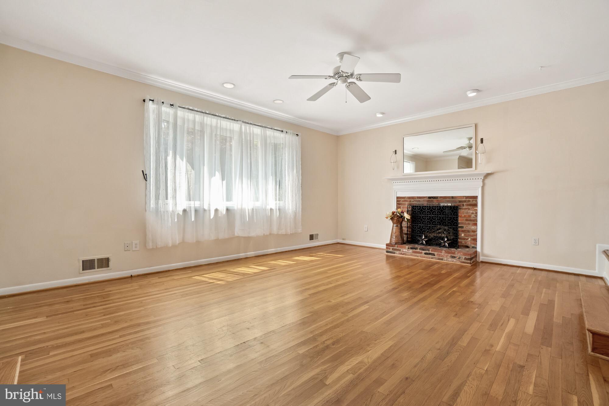 BEL PRE WOODS - Residential