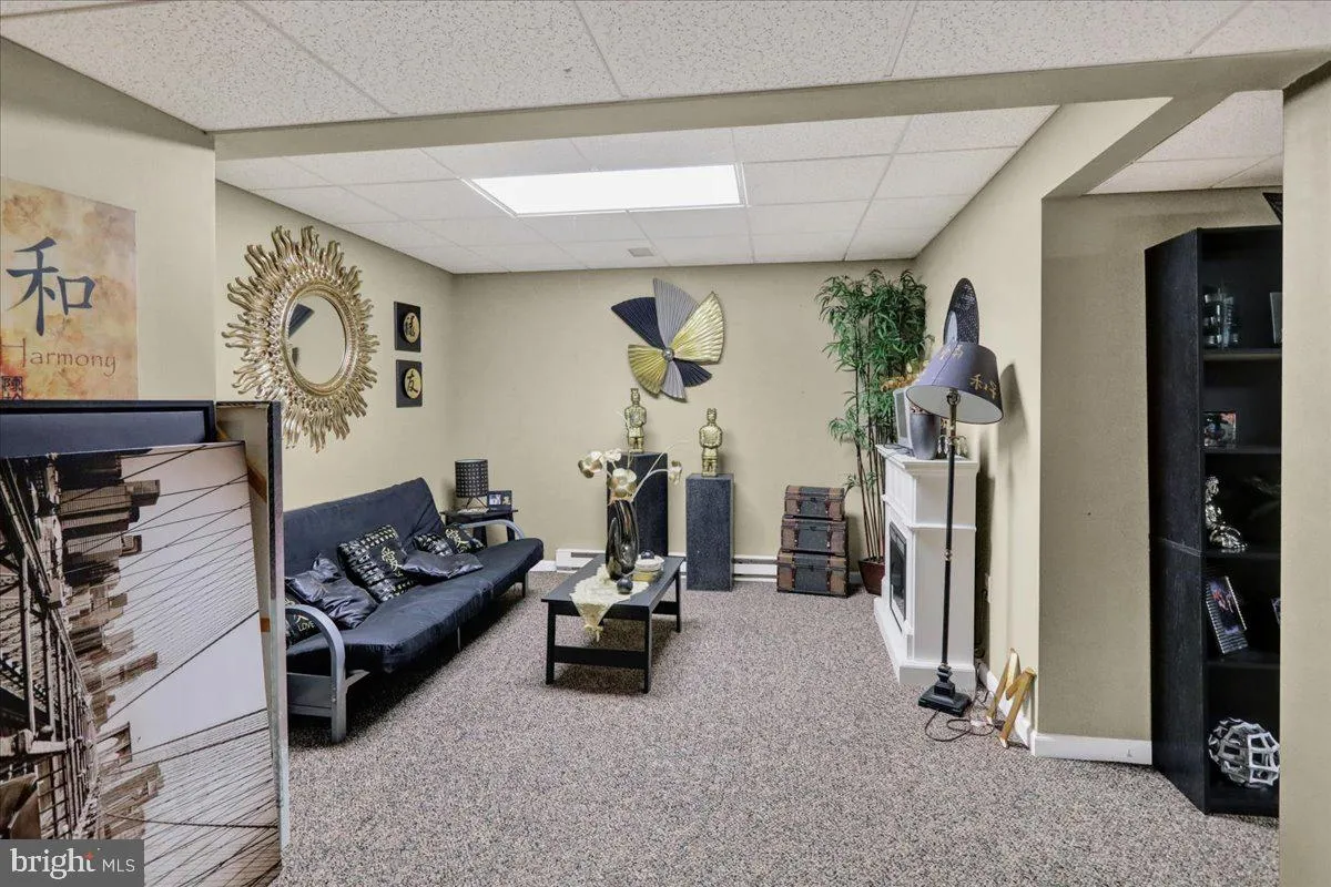 Reading, Pennsylvania 19607, United States, 5 Bedrooms Bedrooms, ,5 BathroomsBathrooms,Residential,Pending,100716