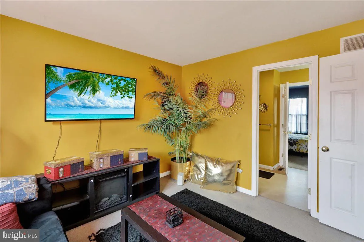 Reading, Pennsylvania 19607, United States, 5 Bedrooms Bedrooms, ,5 BathroomsBathrooms,Residential,Pending,100716