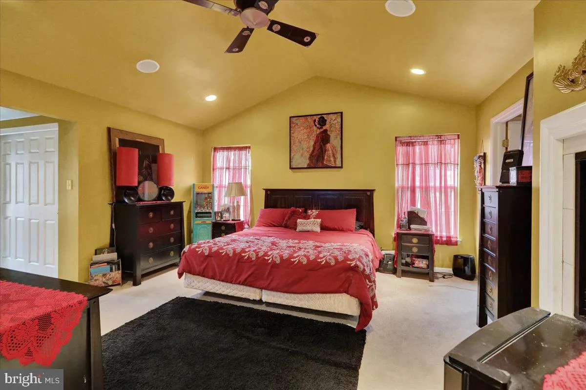 Reading, Pennsylvania 19607, United States, 5 Bedrooms Bedrooms, ,5 BathroomsBathrooms,Residential,Pending,100716