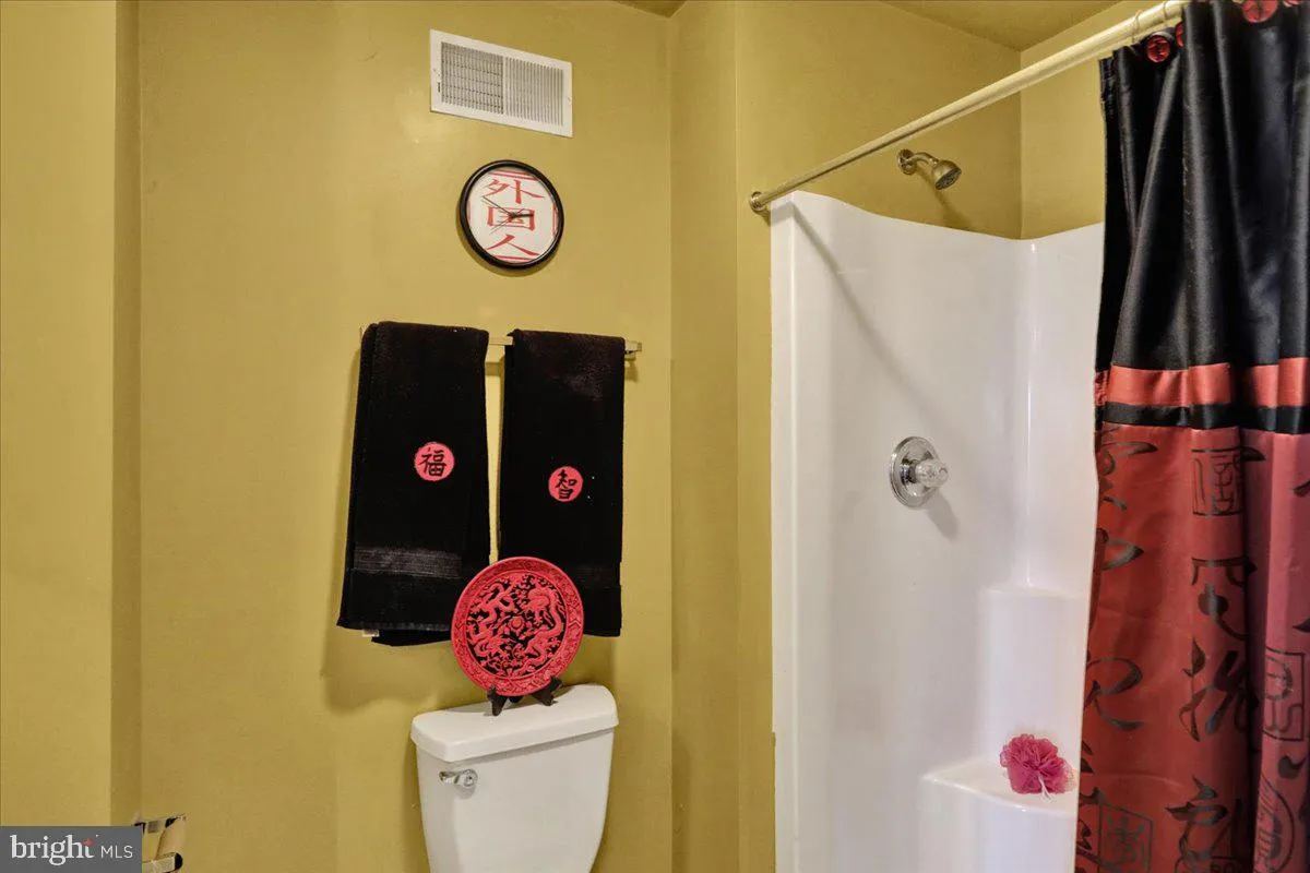 Reading, Pennsylvania 19607, United States, 5 Bedrooms Bedrooms, ,5 BathroomsBathrooms,Residential,Pending,100716