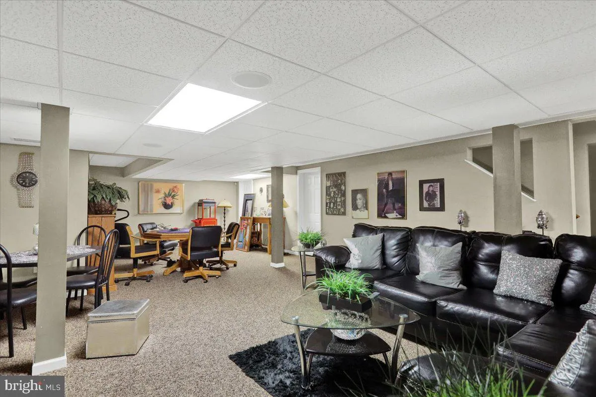 Reading, Pennsylvania 19607, United States, 5 Bedrooms Bedrooms, ,5 BathroomsBathrooms,Residential,Pending,100716