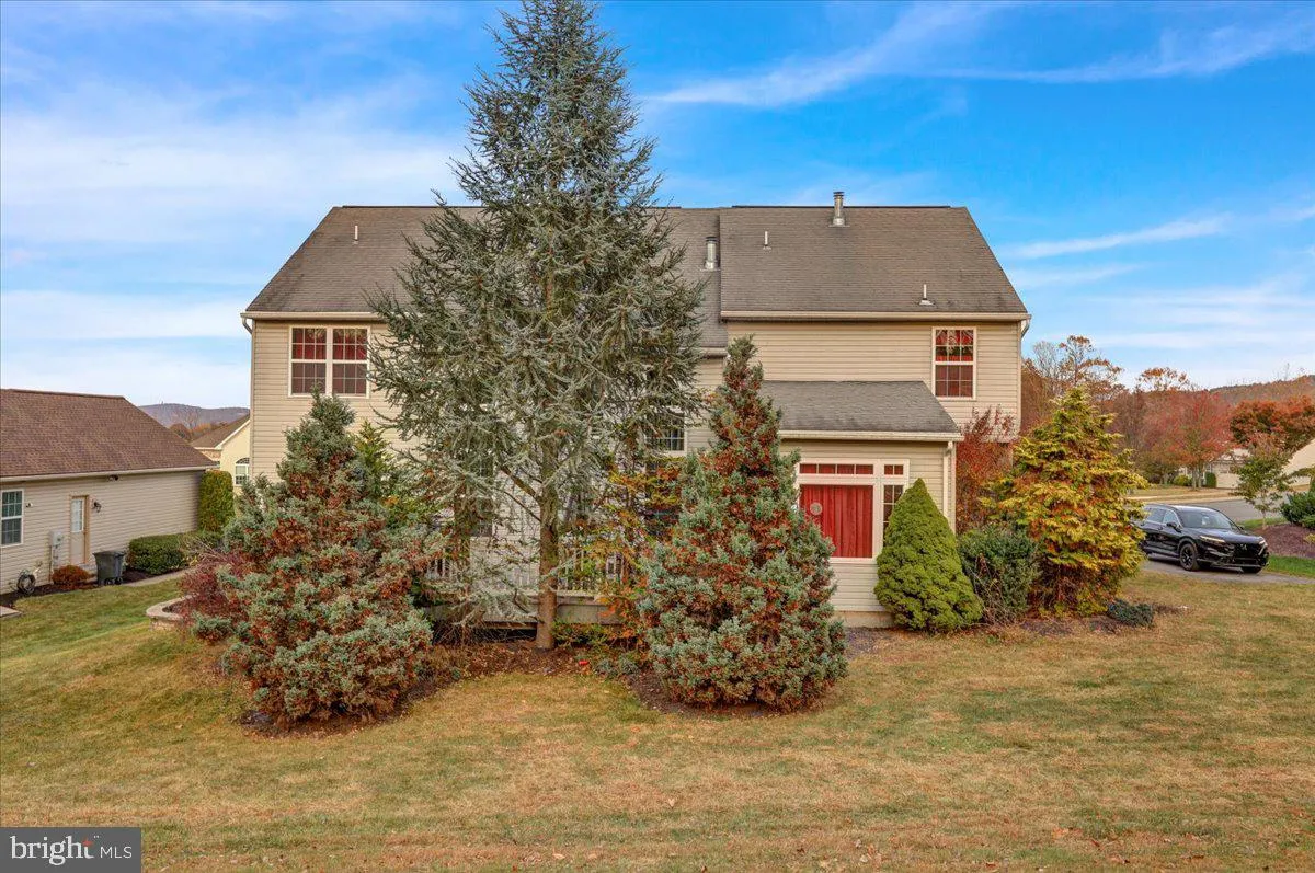 Reading, Pennsylvania 19607, United States, 5 Bedrooms Bedrooms, ,5 BathroomsBathrooms,Residential,Pending,100716