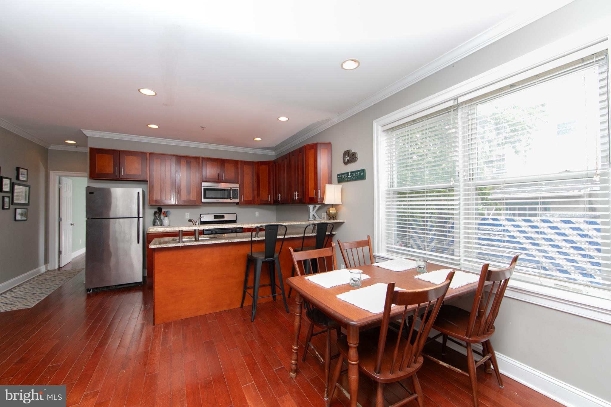 1926 POPLAR STREET 1