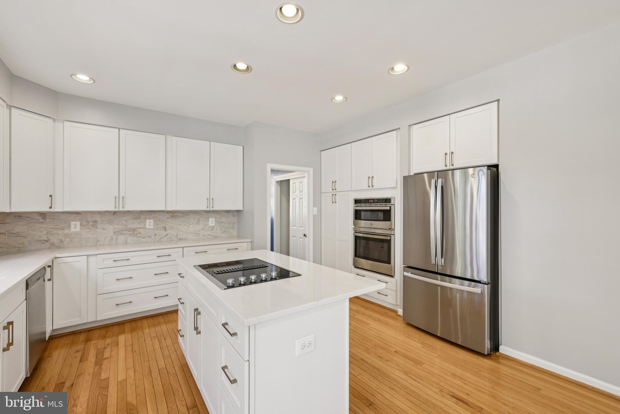 VILLAGE OF RIVER HILL - Residential