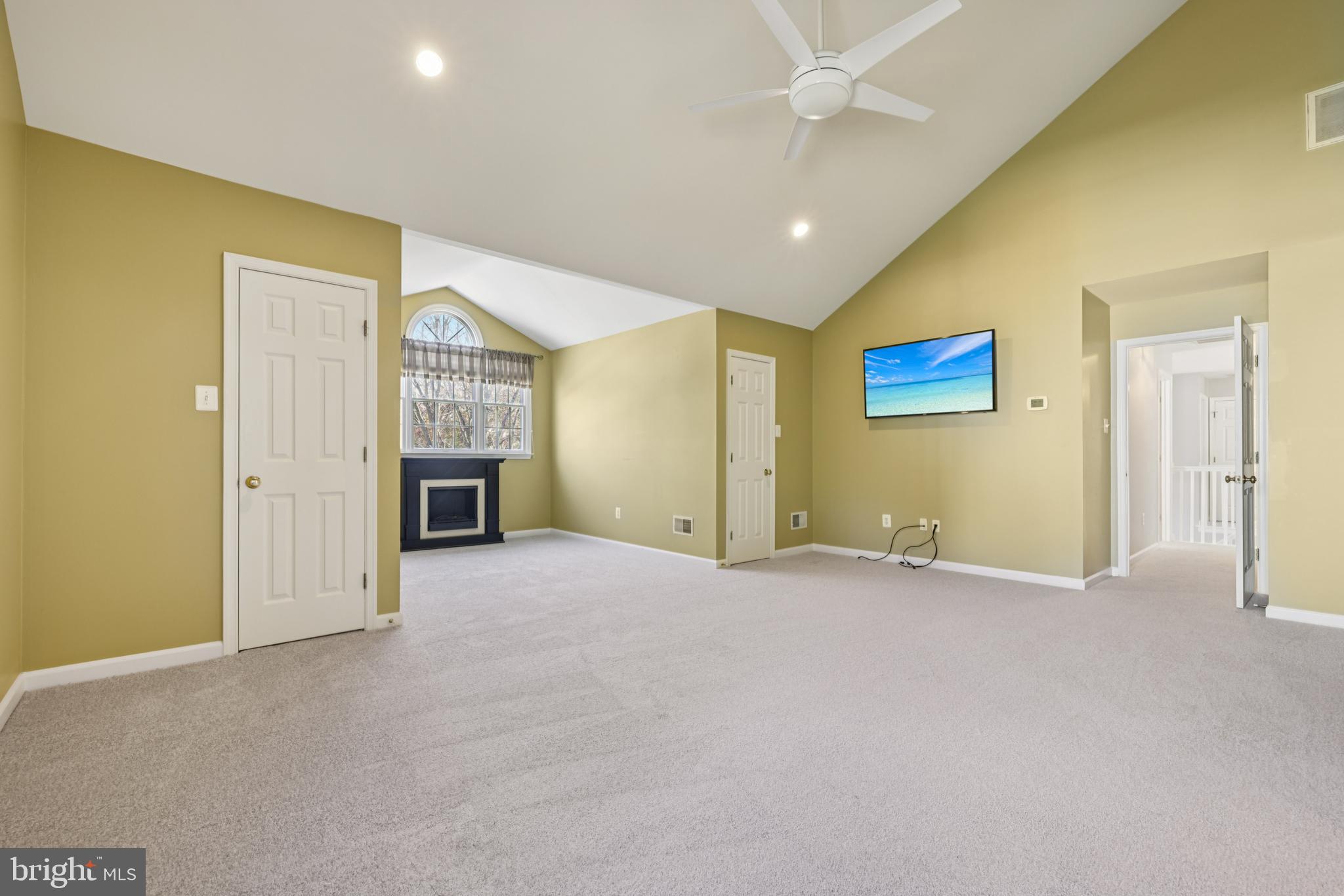 VILLAGE OF RIVER HILL - Residential