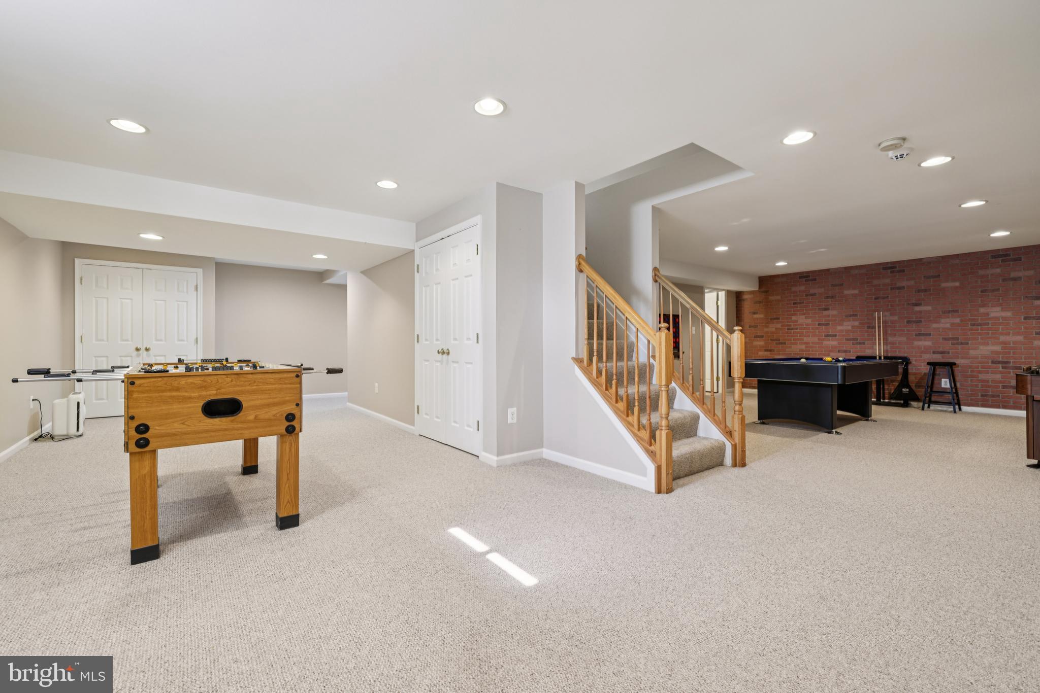 VILLAGE OF RIVER HILL - Residential