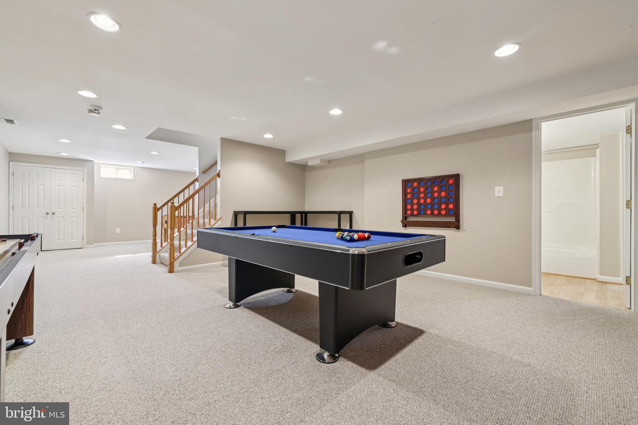 VILLAGE OF RIVER HILL - Residential