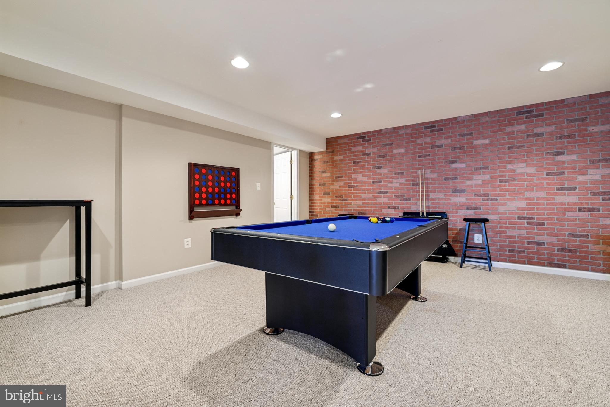 VILLAGE OF RIVER HILL - Residential