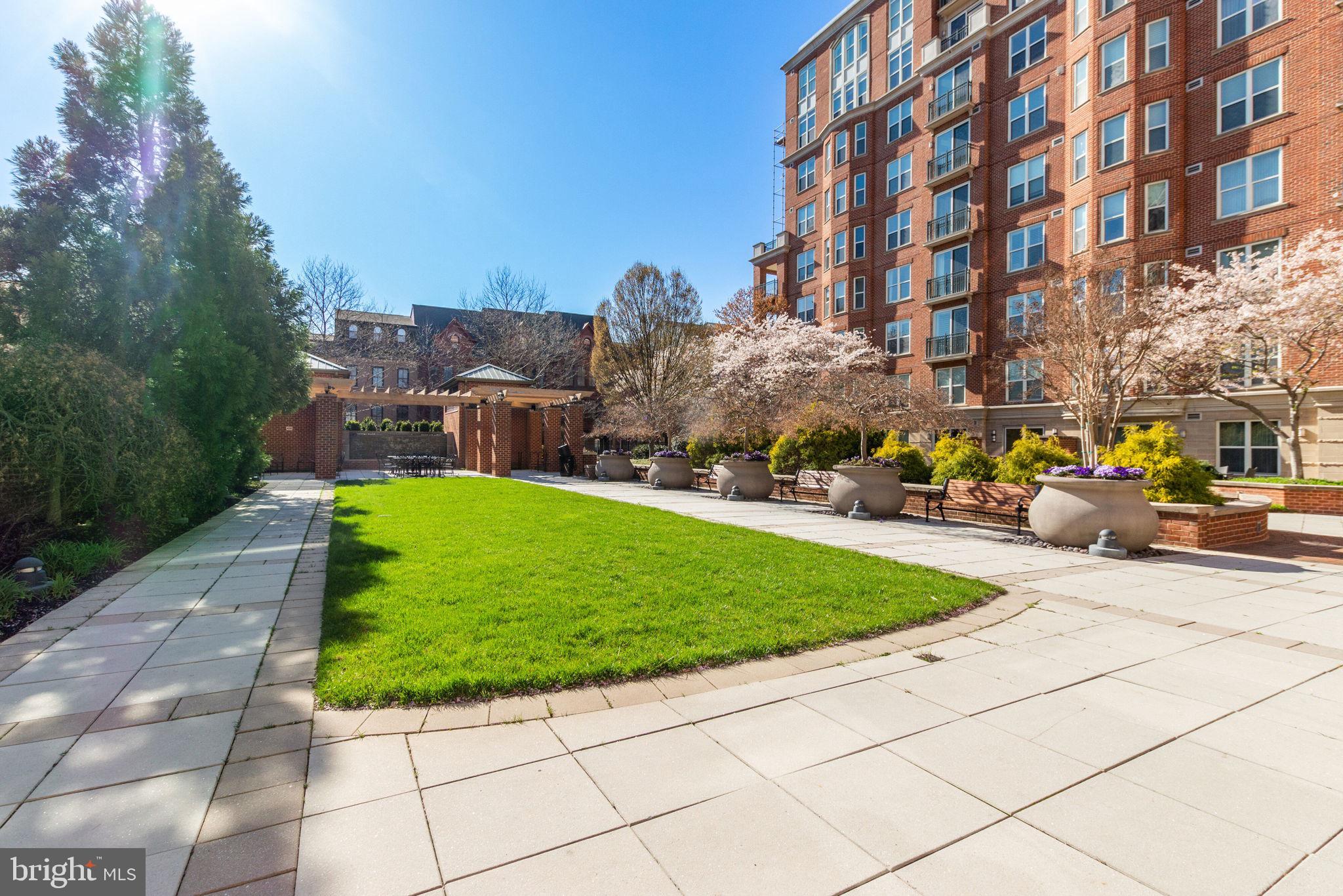 PARK POTOMAC - Residential