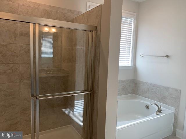 SHELTON KNOLLS - Residential