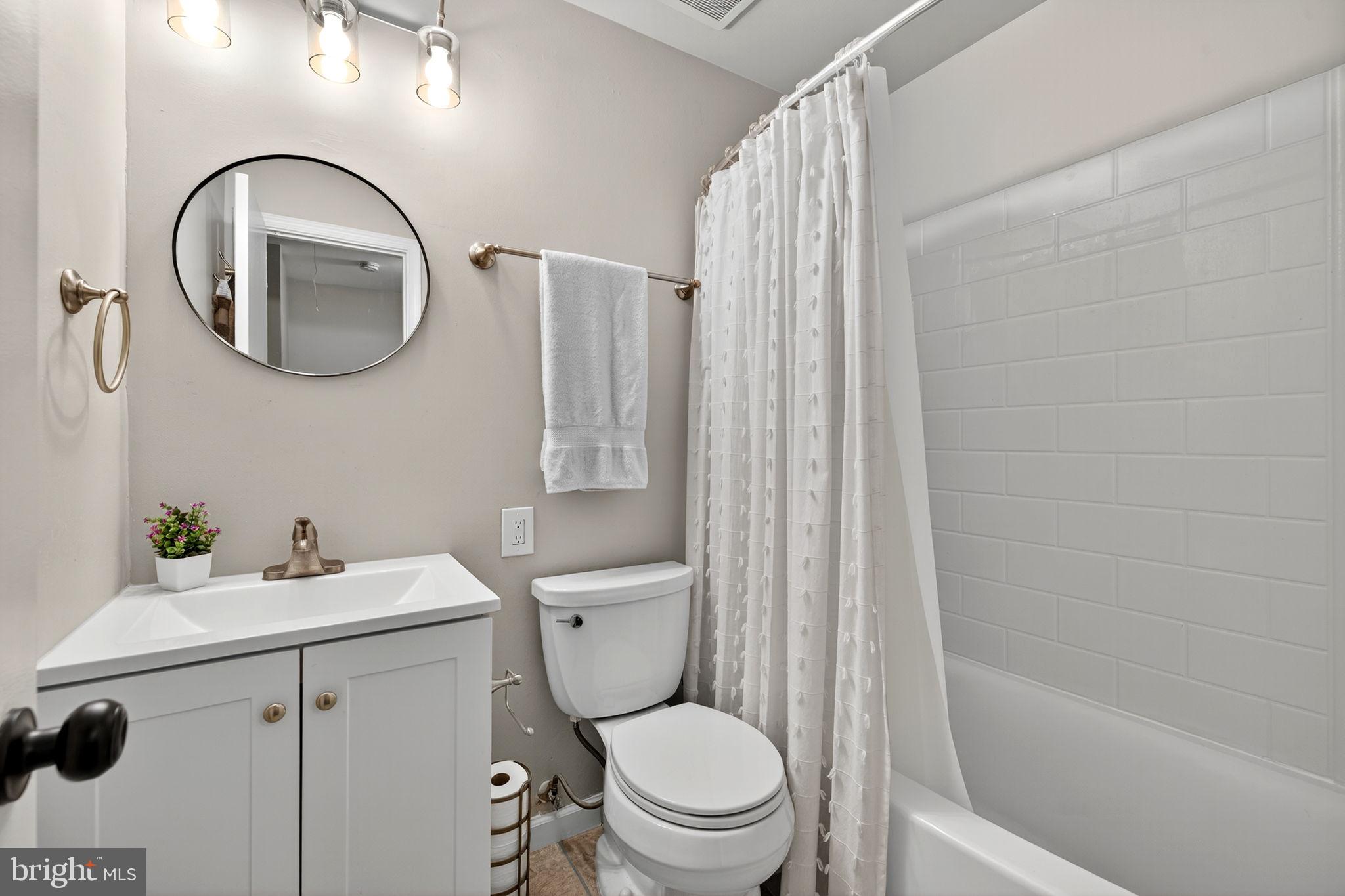 CARDINAL SQUARE - Residential