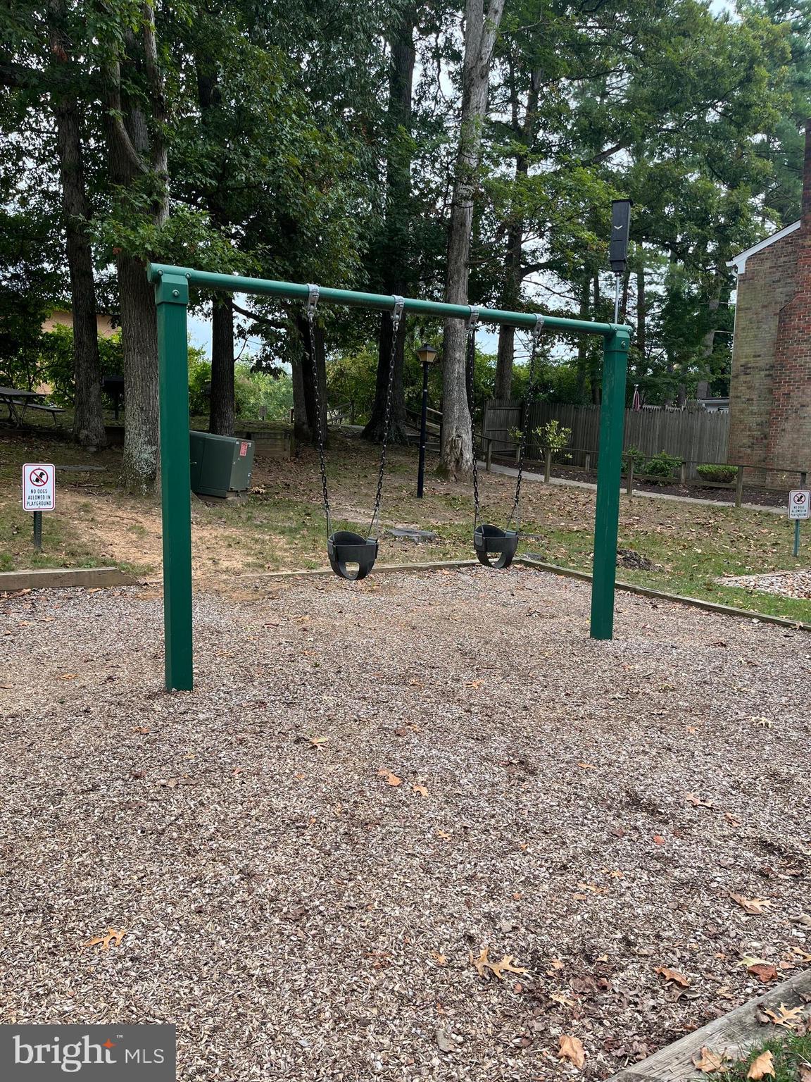 CARDINAL SQUARE - Residential