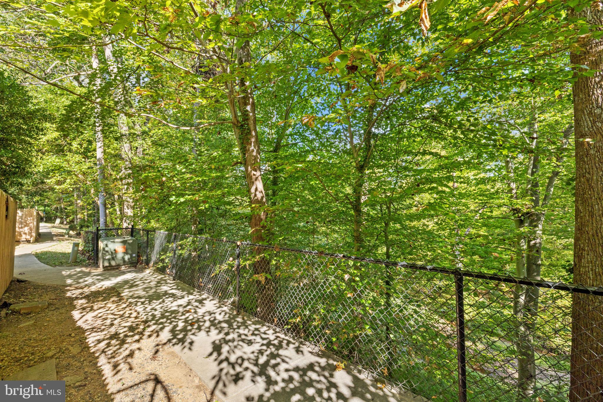 CARDINAL SQUARE - Residential