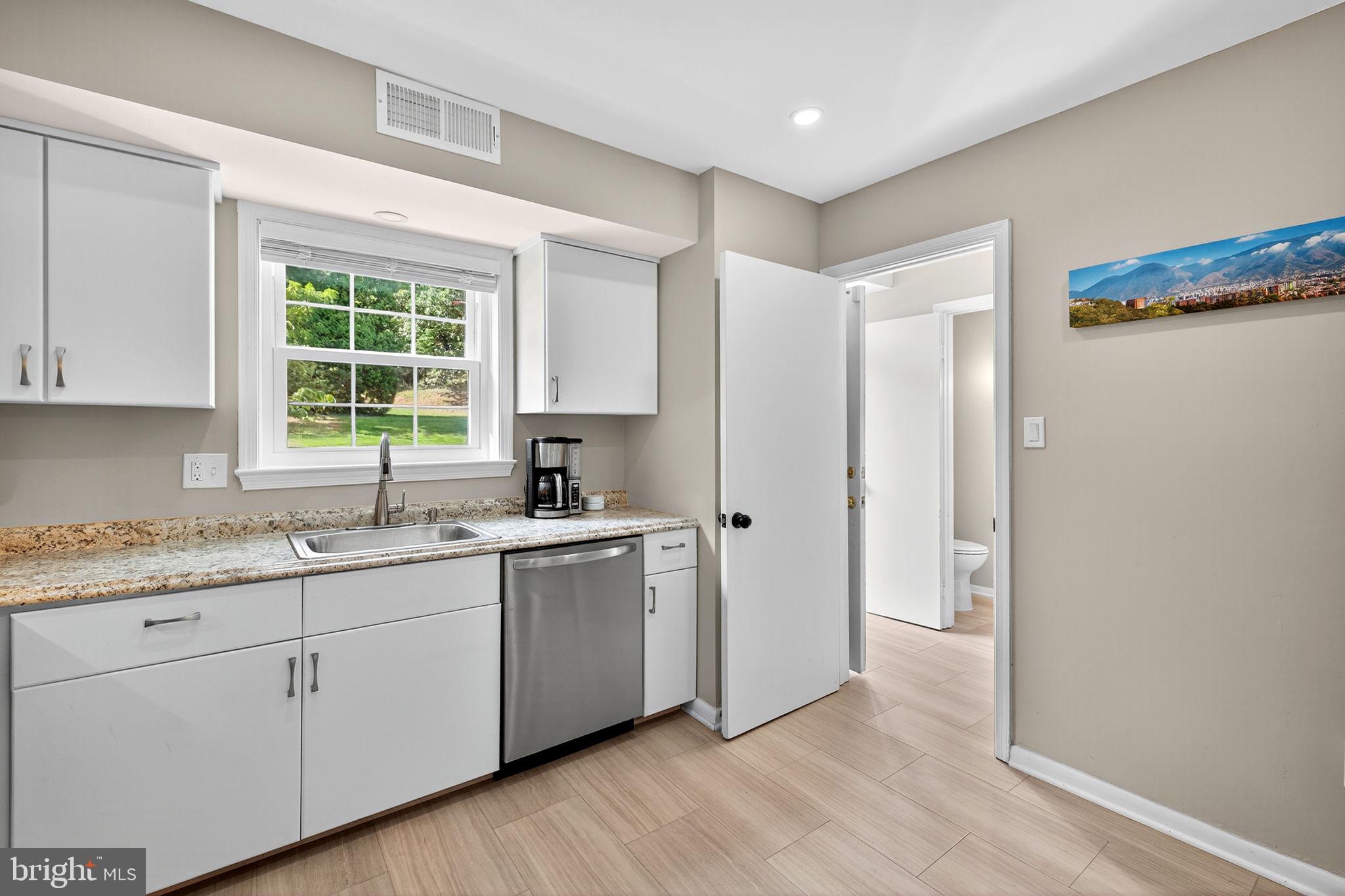 CARDINAL SQUARE - Residential