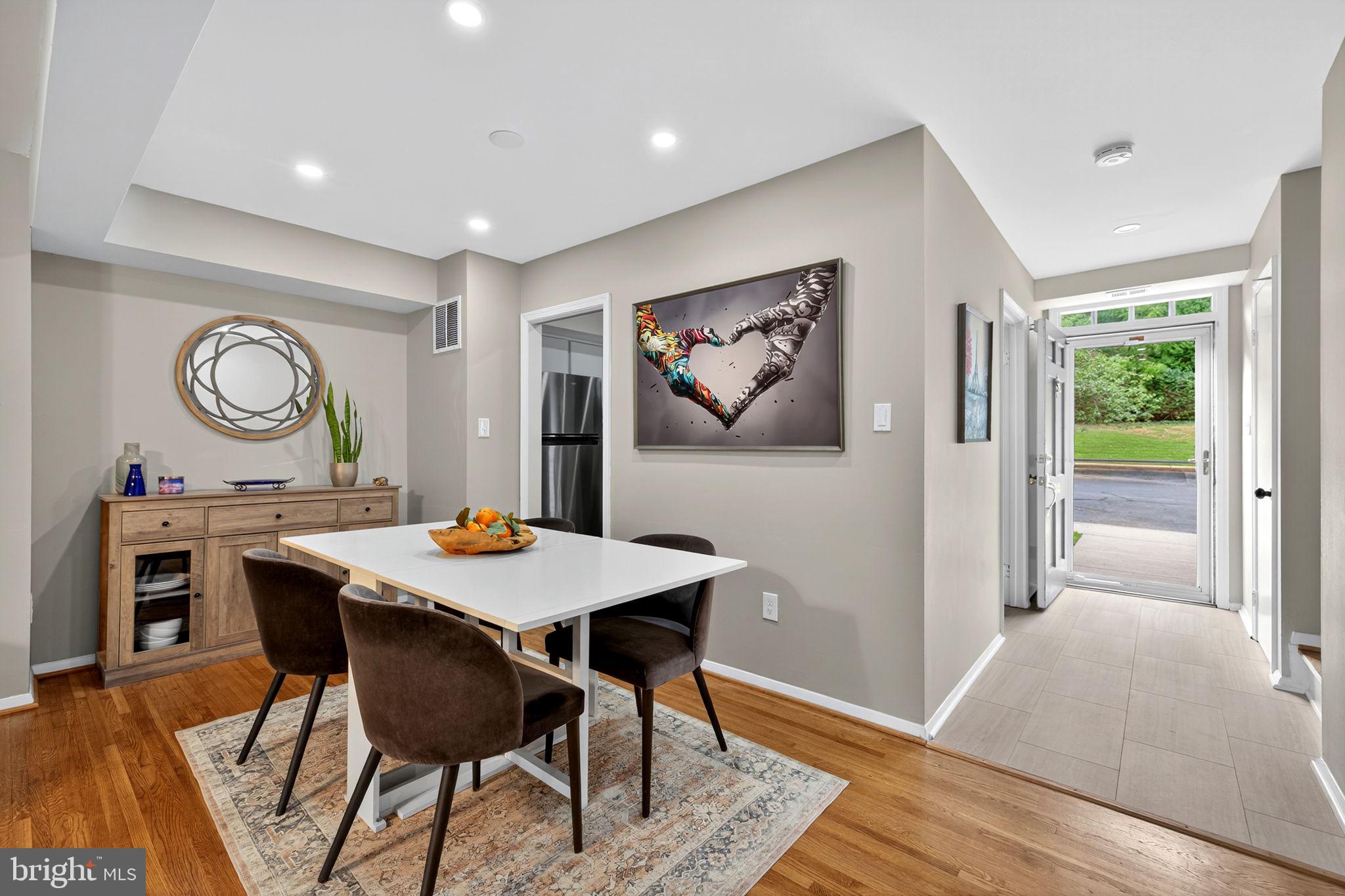 CARDINAL SQUARE - Residential