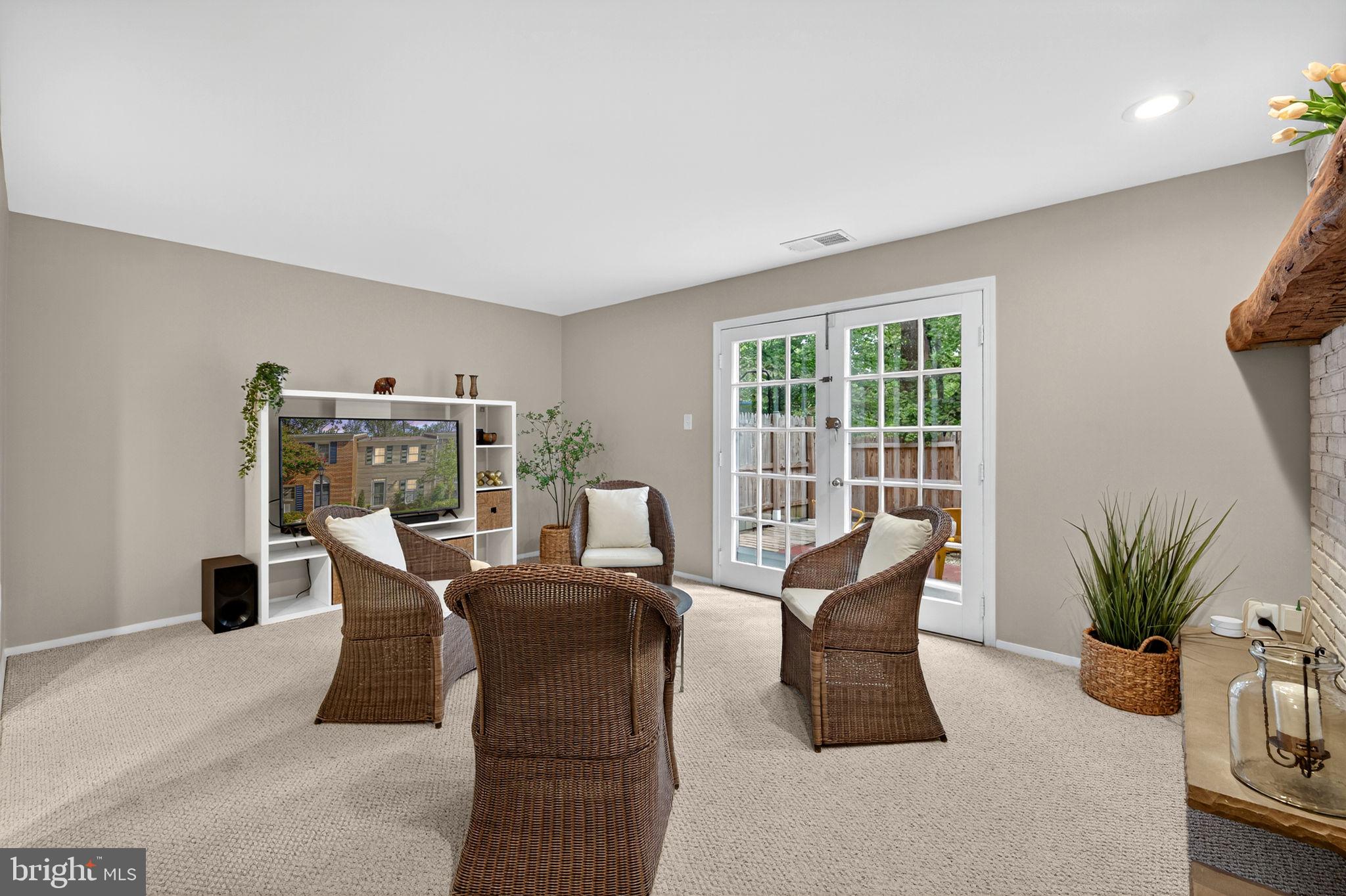 CARDINAL SQUARE - Residential