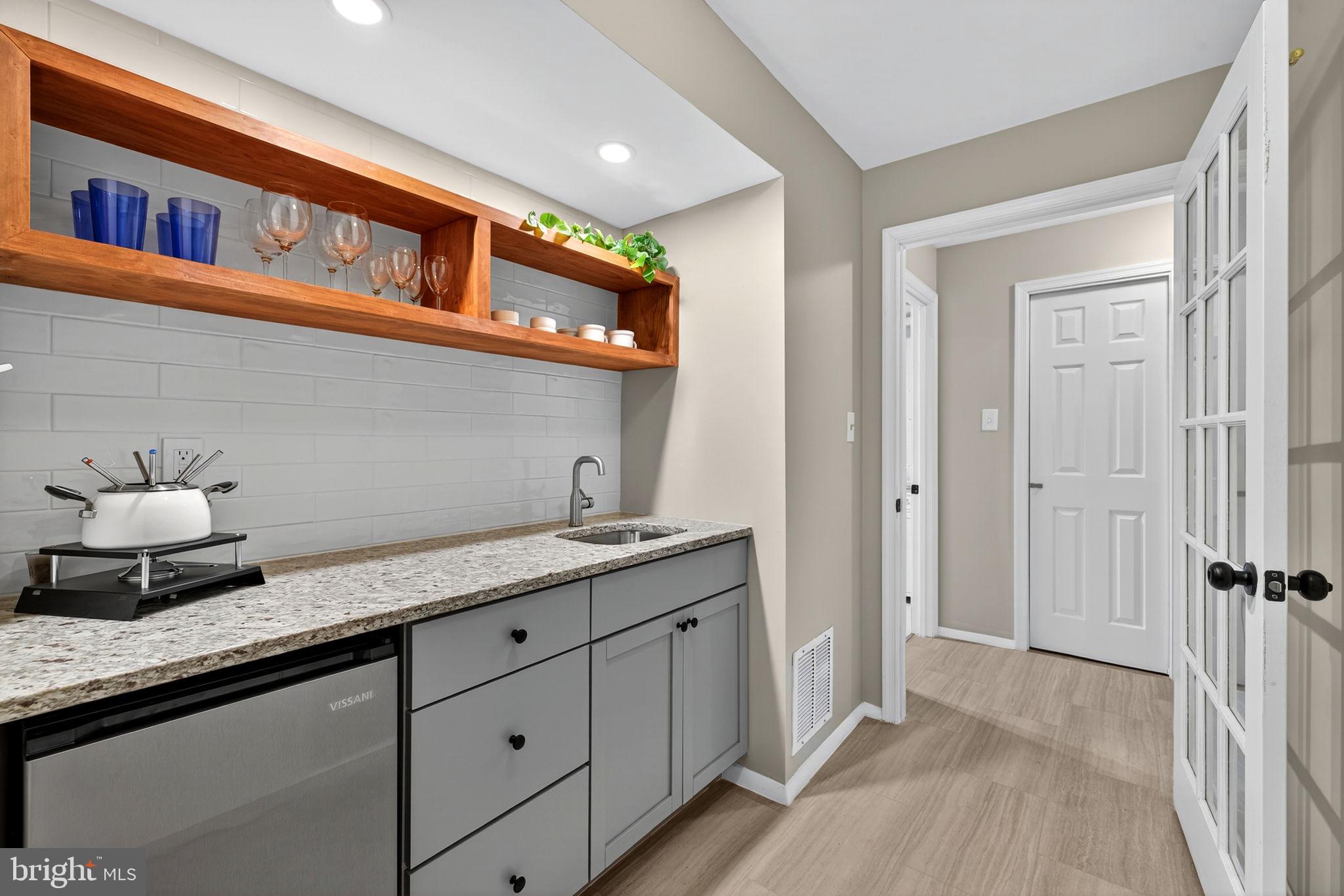 CARDINAL SQUARE - Residential