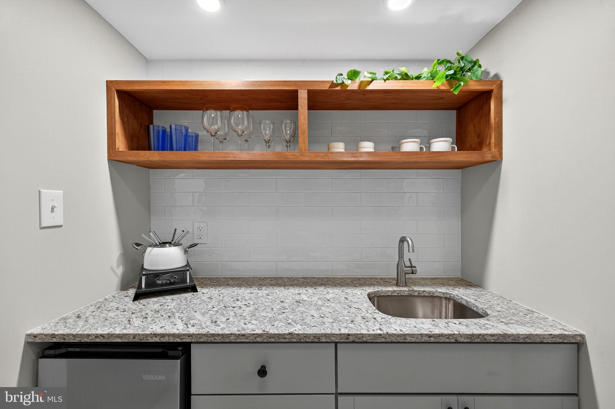 CARDINAL SQUARE - Residential