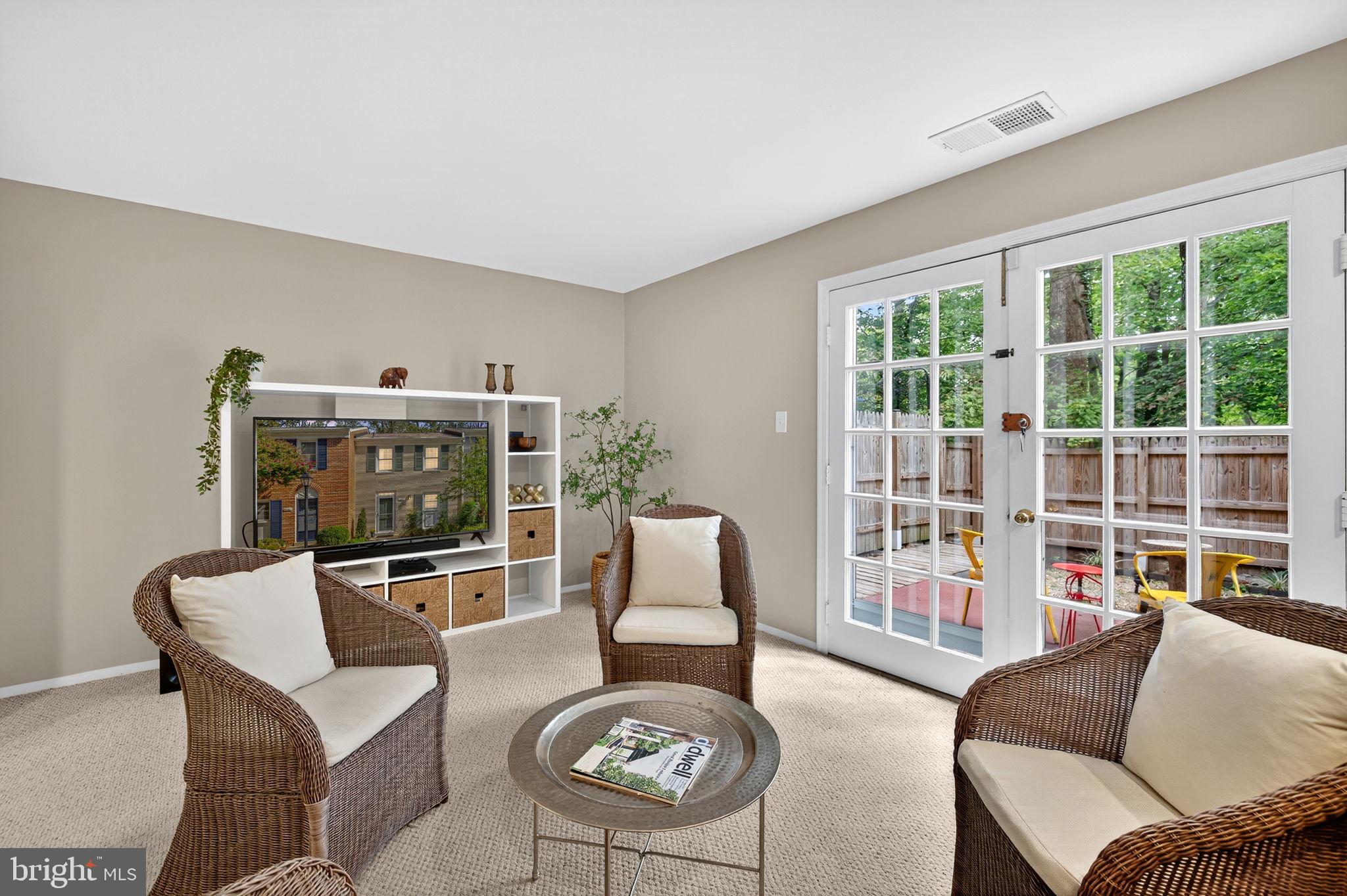 CARDINAL SQUARE - Residential