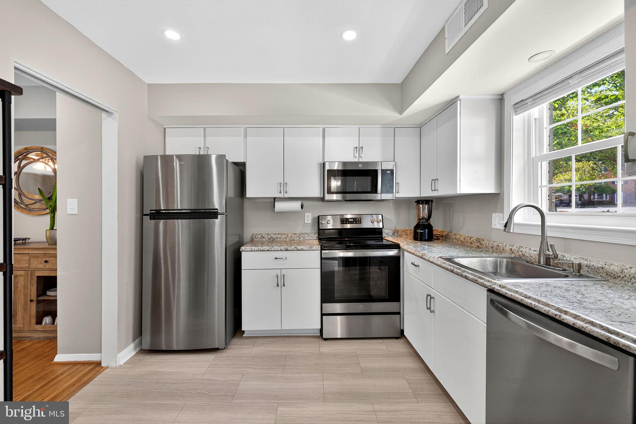 CARDINAL SQUARE - Residential