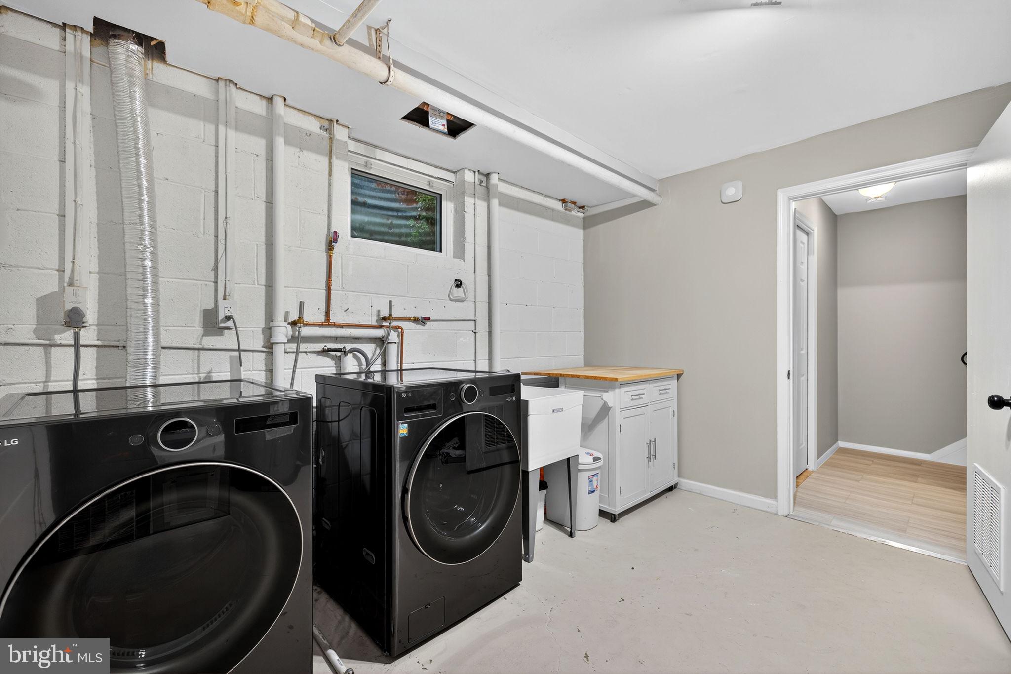 CARDINAL SQUARE - Residential