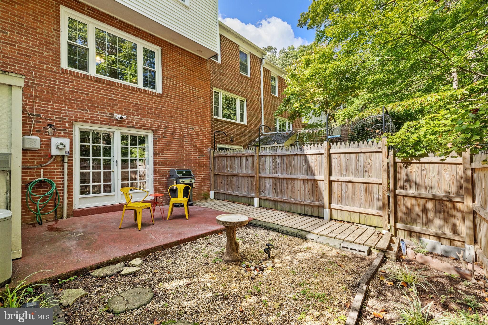 CARDINAL SQUARE - Residential