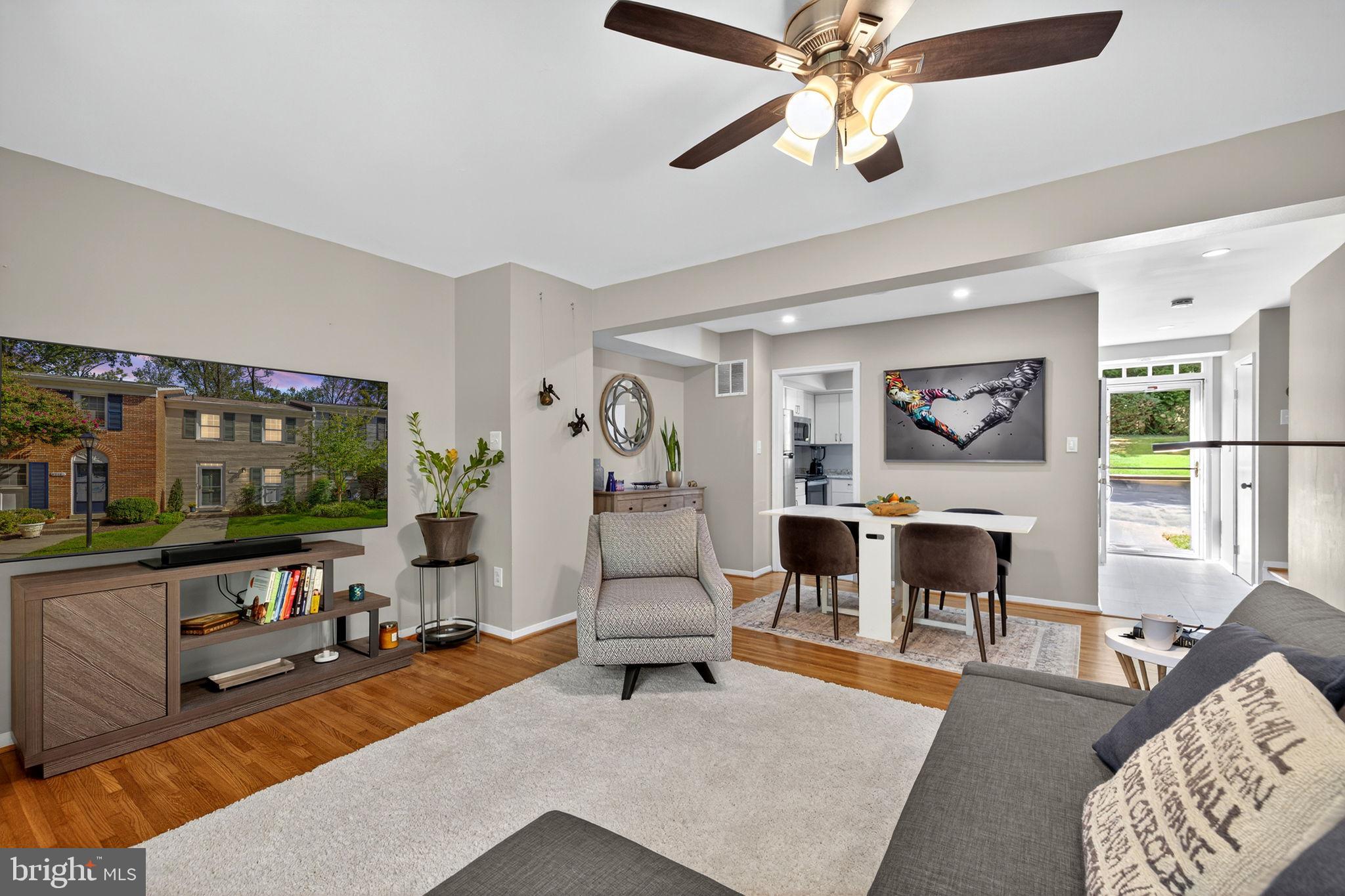 CARDINAL SQUARE - Residential